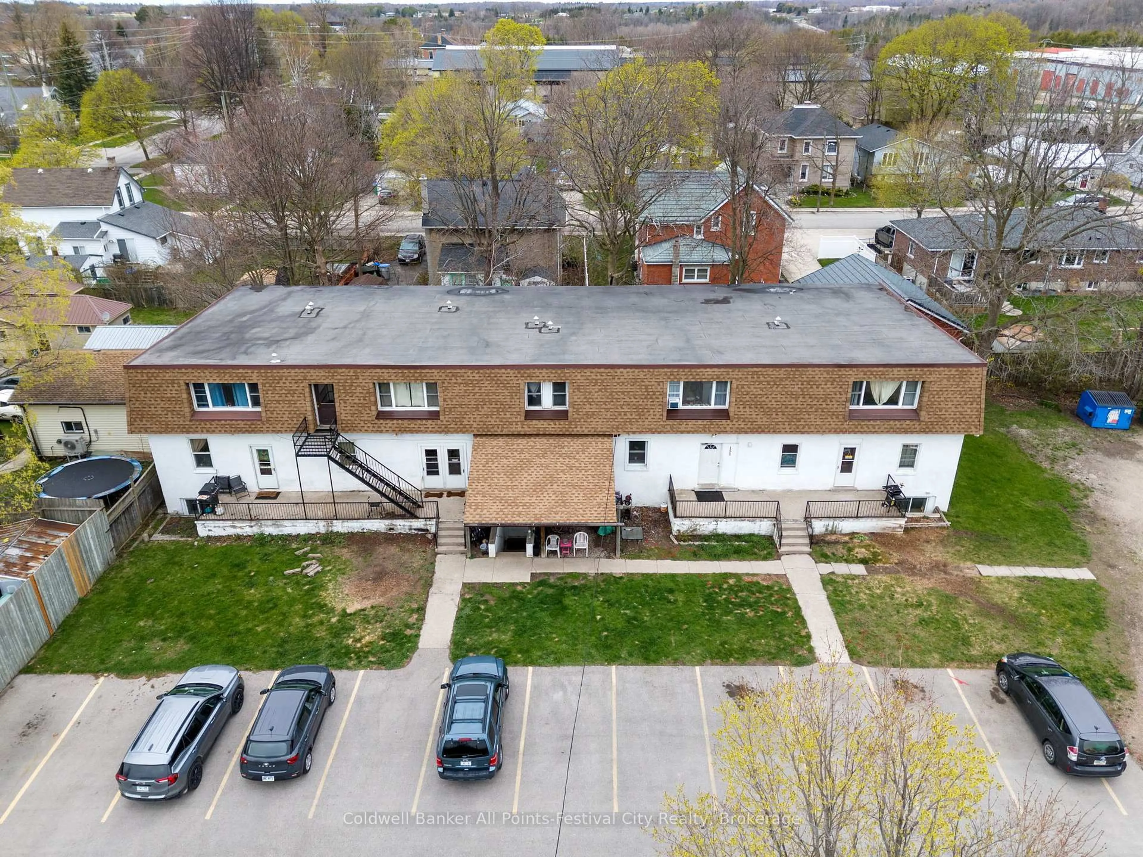 A pic from outside/outdoor area/front of a property/back of a property/a pic from drone, unknown for 151 Bruce St, Goderich Ontario N7A 1T1
