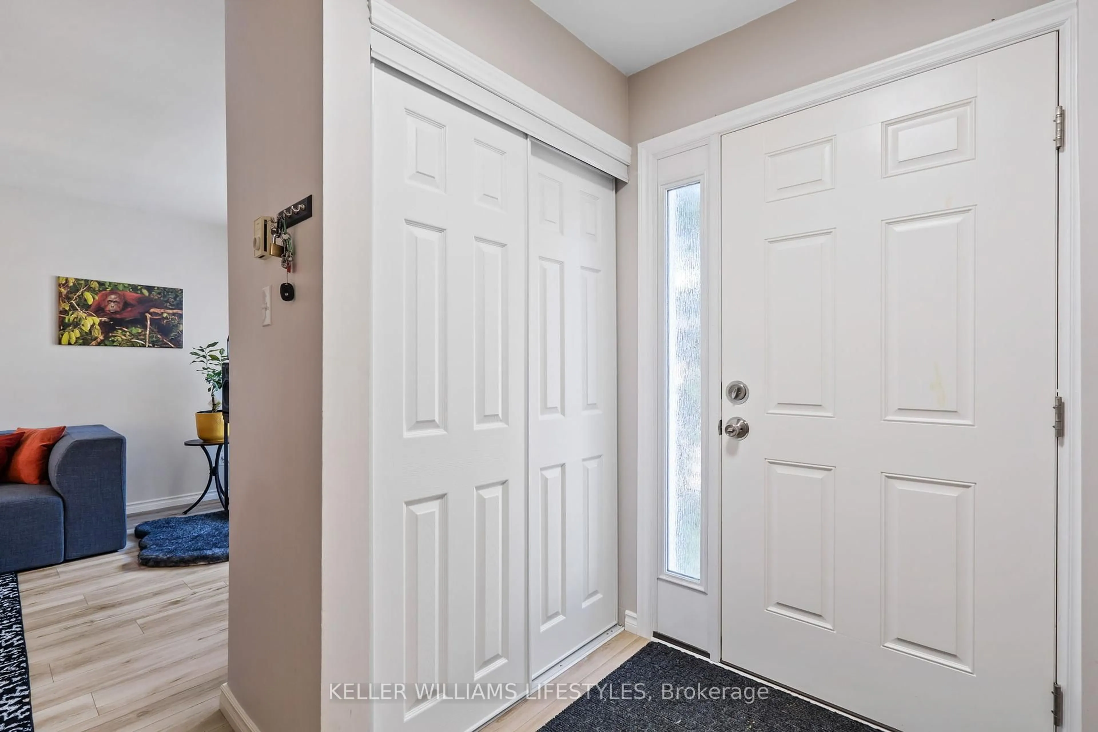 Indoor entryway for 690 LITTLE GREY St #32, London East Ontario N5Z 4M9