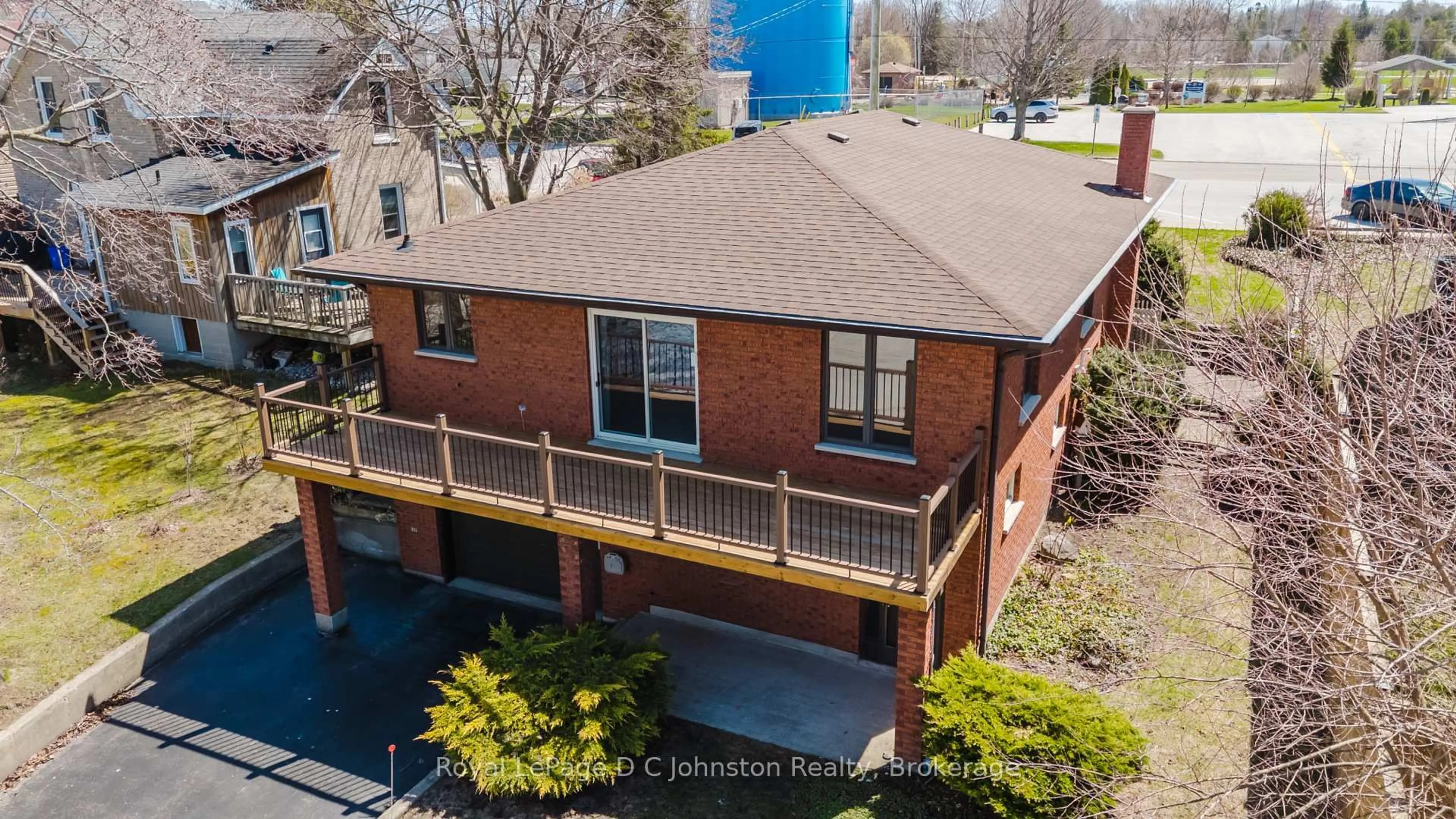 A pic from outside/outdoor area/front of a property/back of a property/a pic from drone, unknown for 45 Victoria St, Saugeen Shores Ontario N0H 2L0