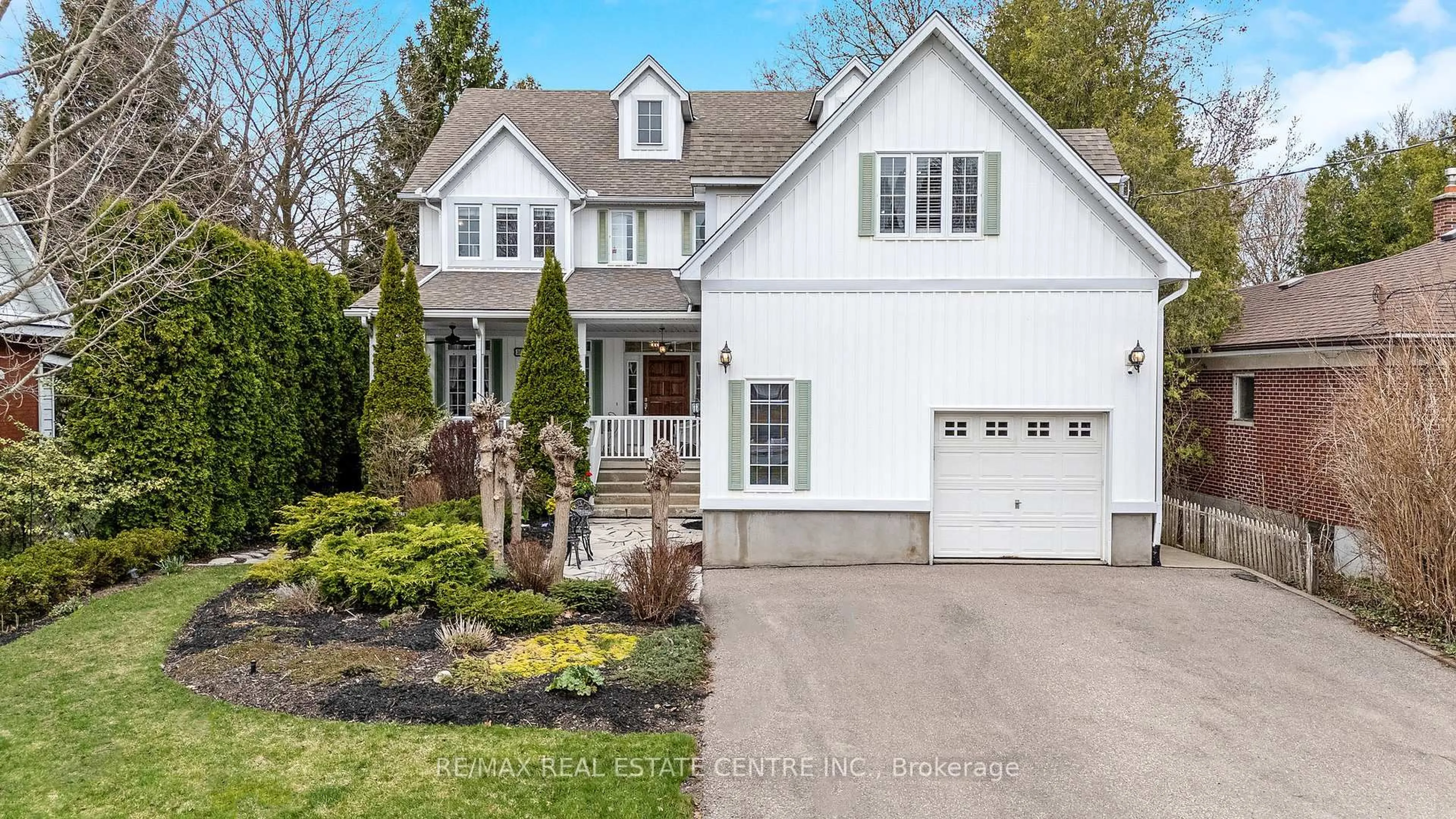 Home with vinyl exterior material, street for 168 Palmer St, Guelph Ontario N1E 2R6