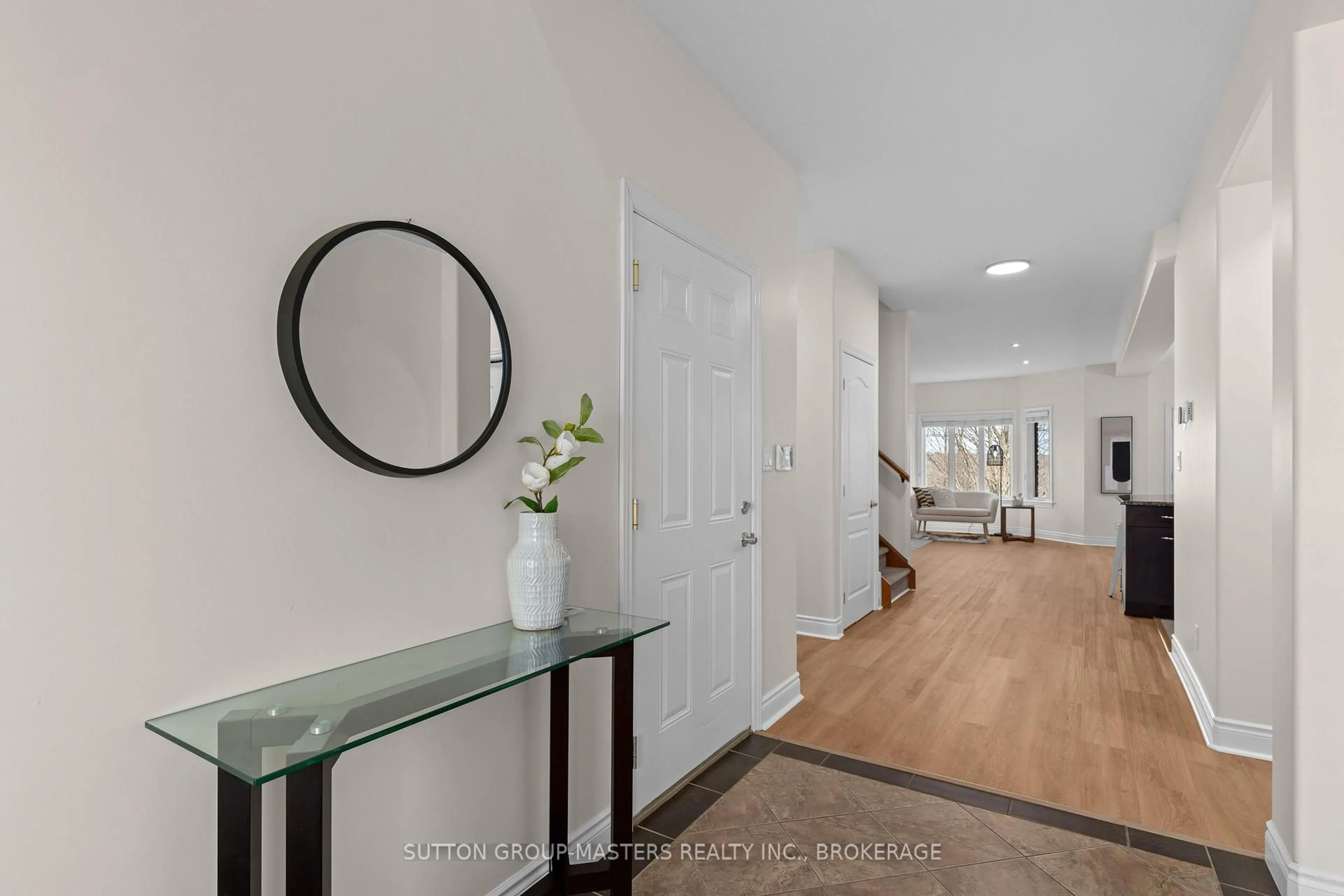 Indoor entryway for 1368 Waterside Way, Kingston Ontario K7K 0G2