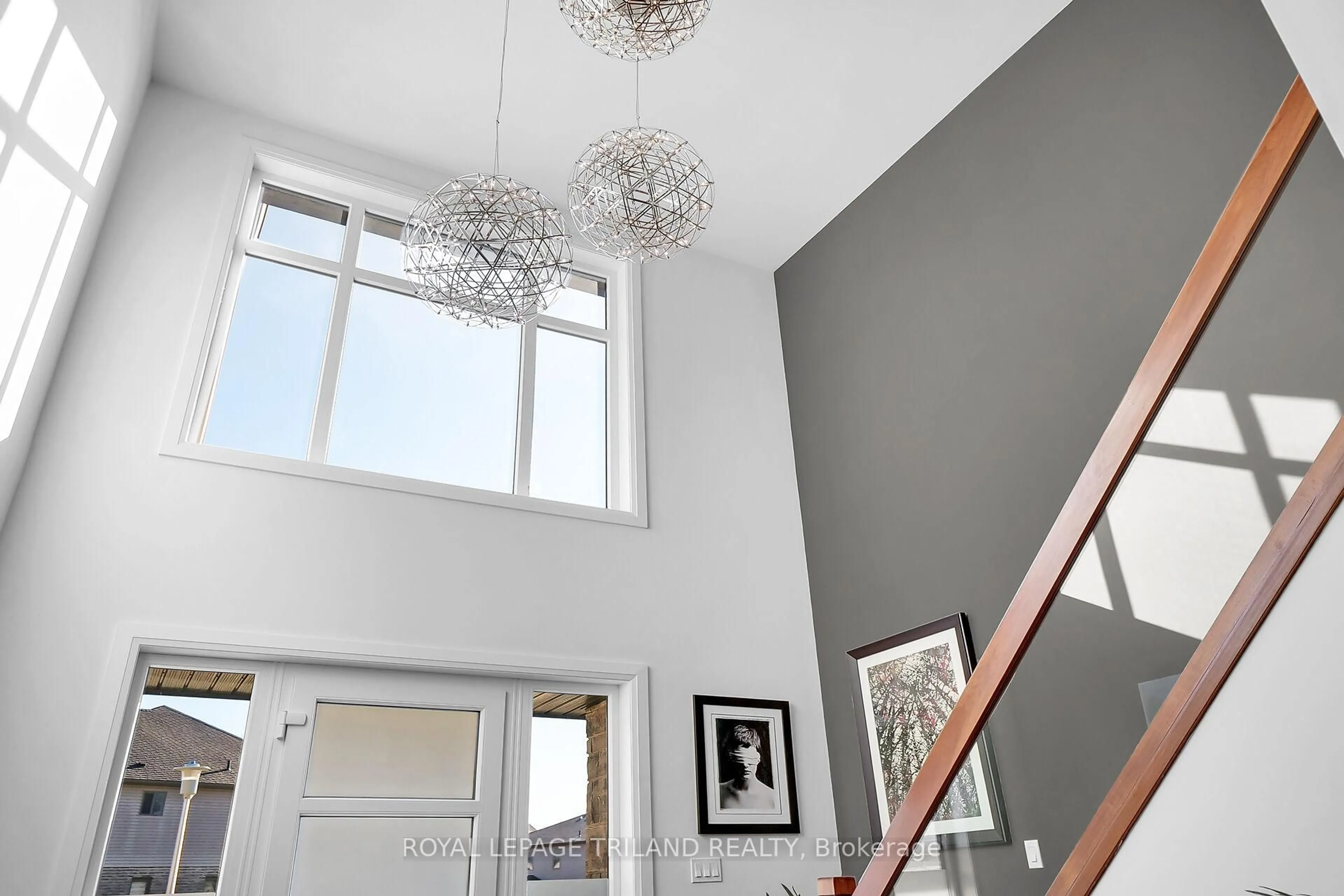 Indoor entryway for 2438 RED THORNE Cres, London Ontario N6P 0E7