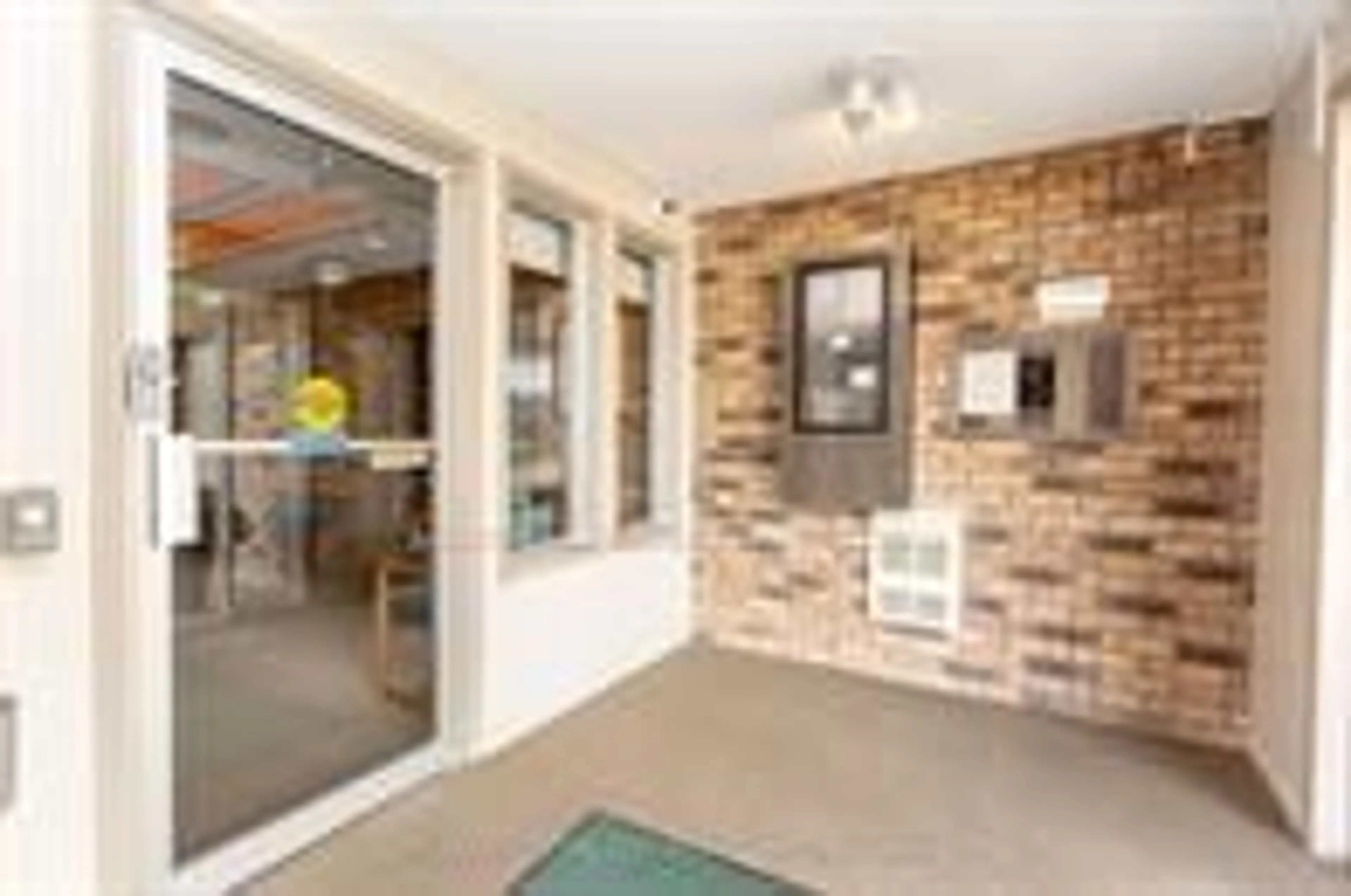Indoor foyer for 440 WELLINGTON St #209, St. Thomas Ontario N5R 5X5