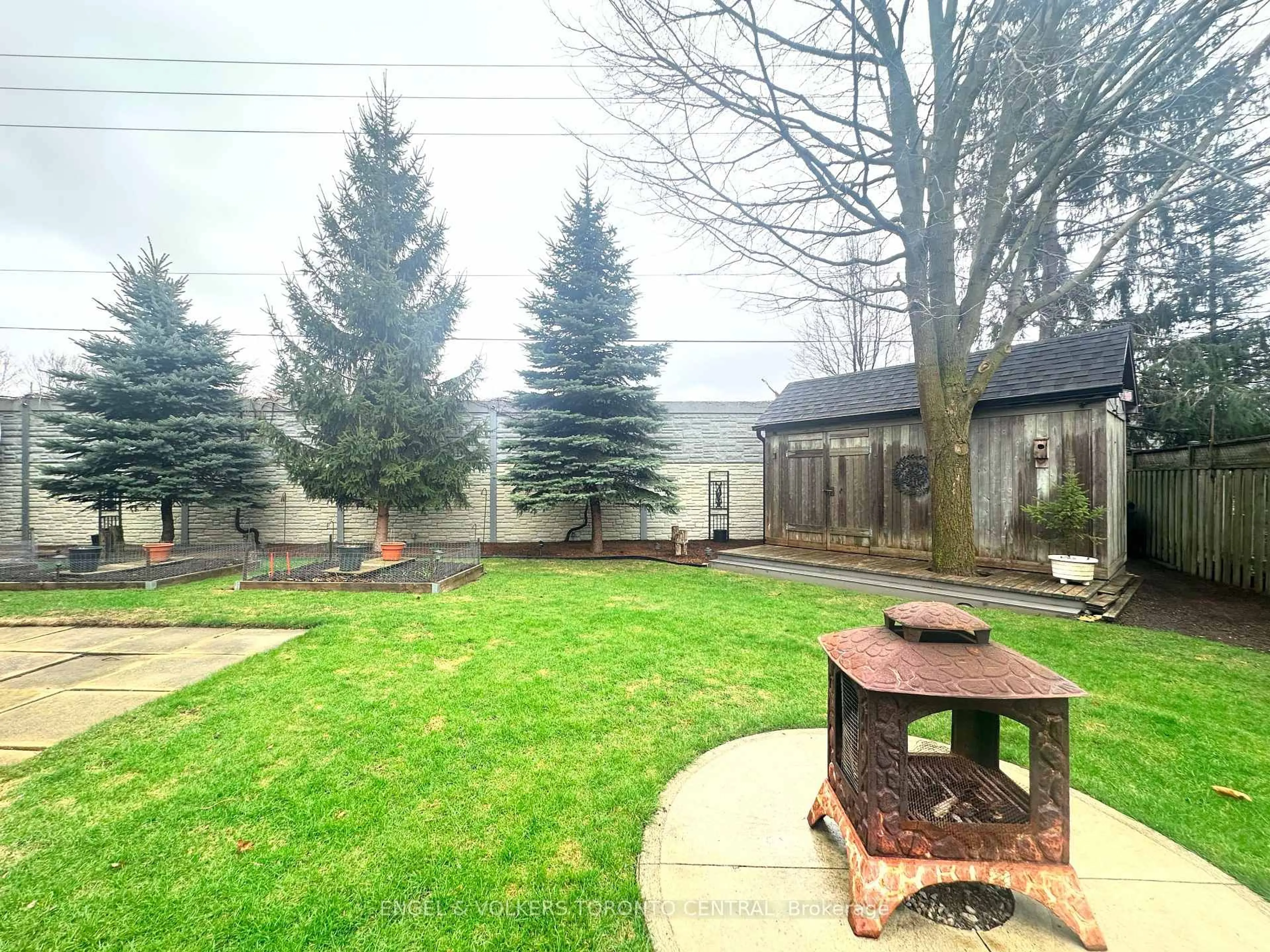 Patio, forest/trees view for 204 Killarney Grve, London North Ontario N5X 3X6