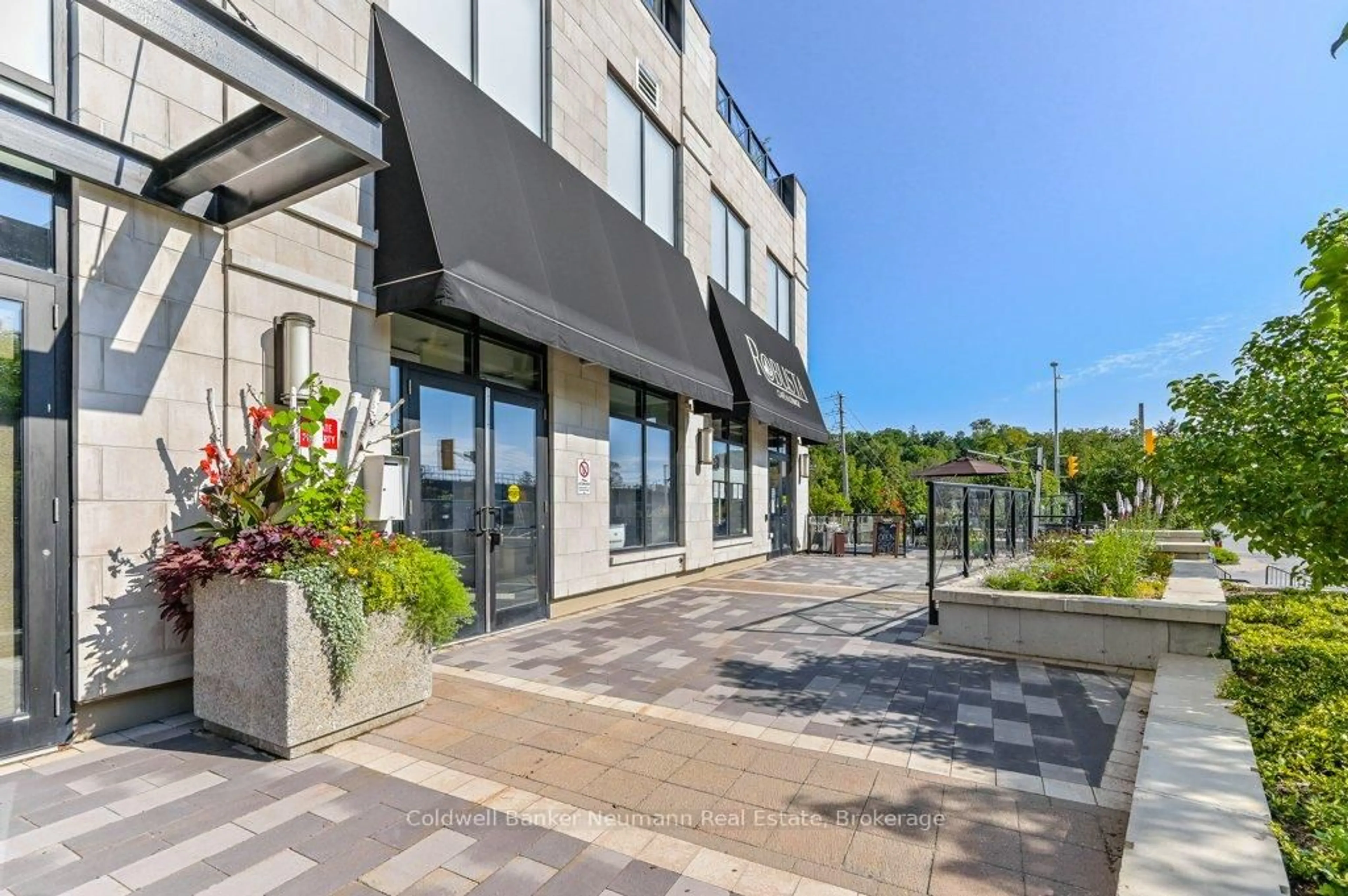 Patio, street for 160 Macdonell St #806, Guelph Ontario N1H 0A9