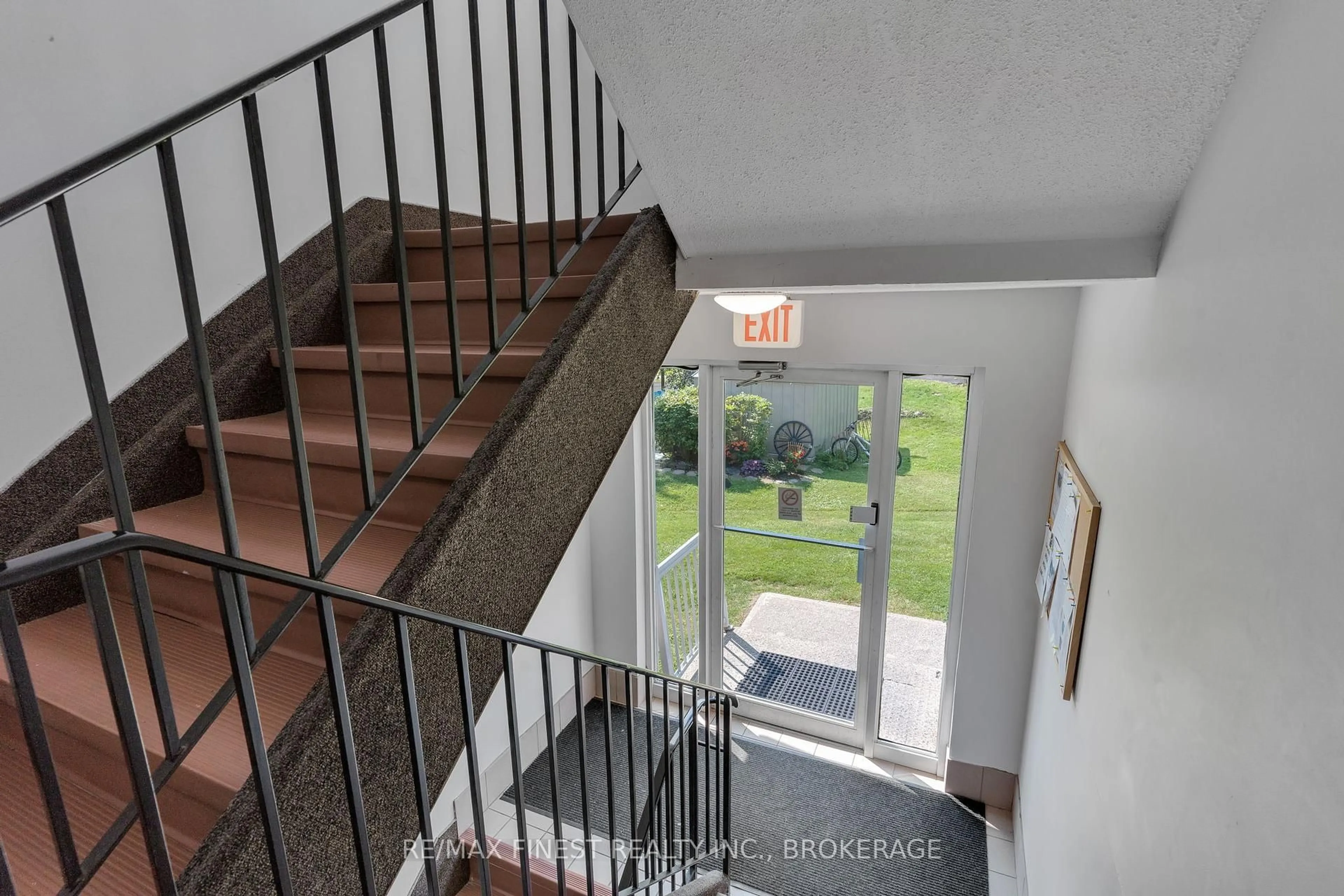 Stairs for 540 Talbot Pl #403, Gananoque Ontario K7G 3C6