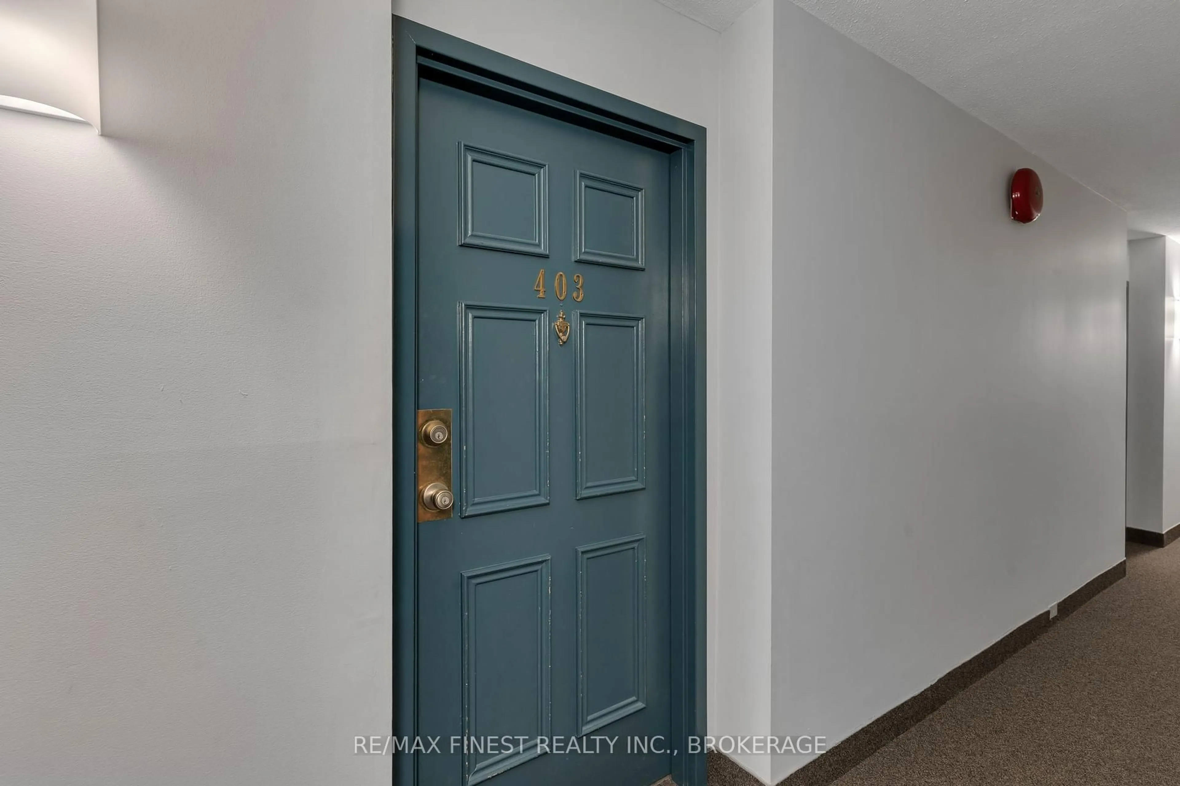 Indoor entryway for 540 Talbot Pl #403, Gananoque Ontario K7G 3C6