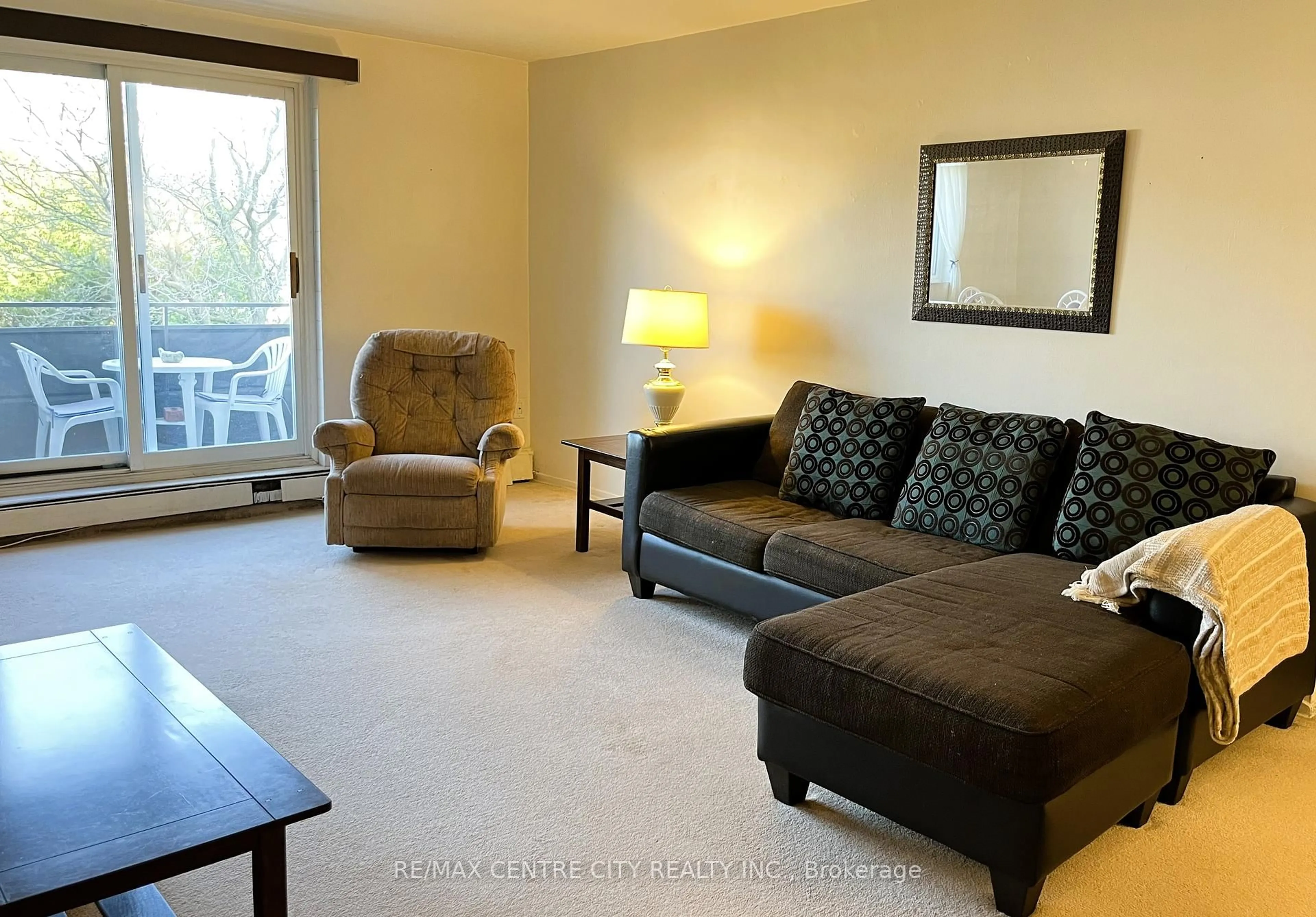 Living room with furniture, unknown for 675 Wonderland Rd #3, London South Ontario N6K 1M1