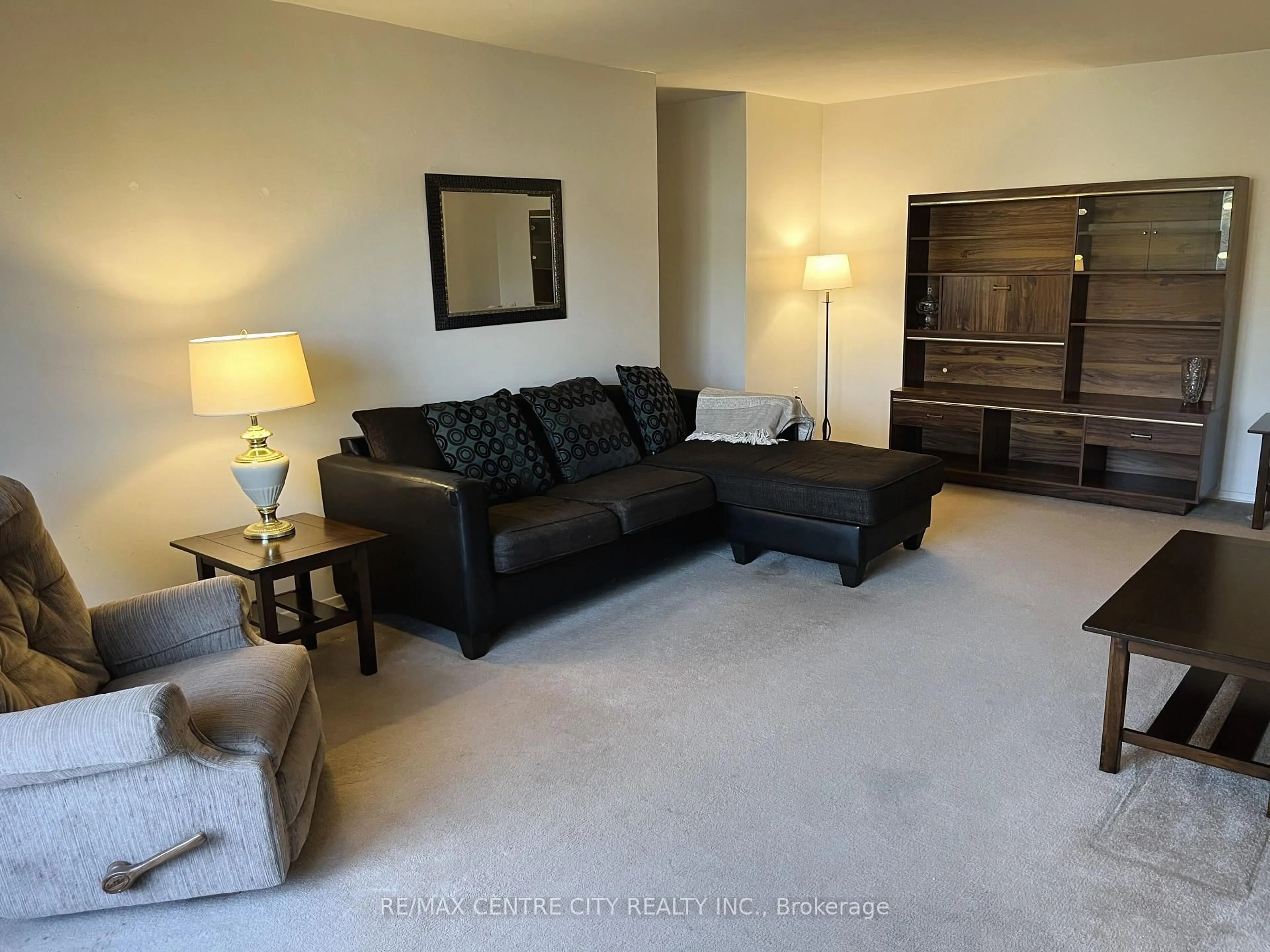 Living room with furniture, unknown for 675 Wonderland Rd #3, London South Ontario N6K 1M1