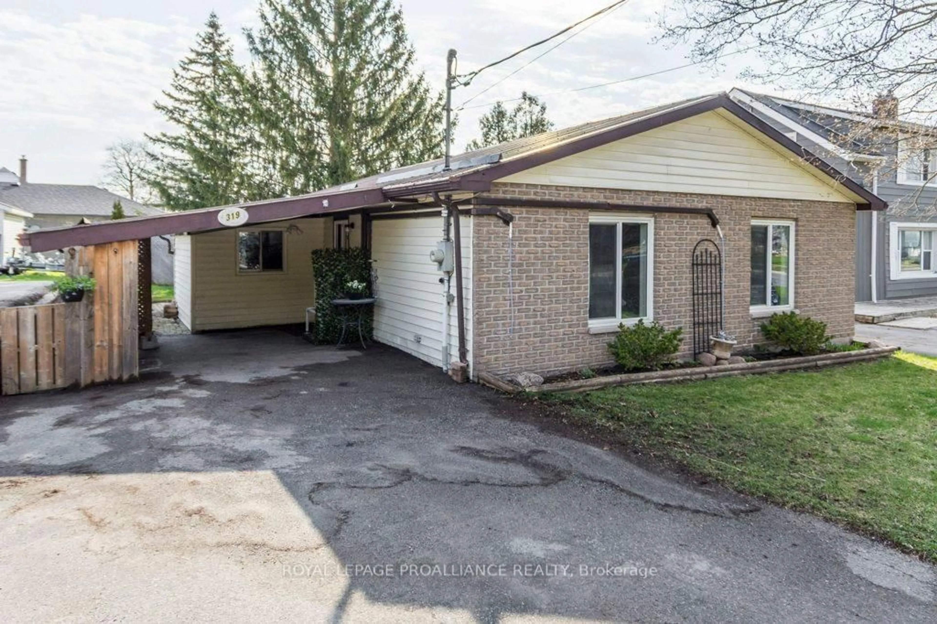 Unknown for 319 Herchimer Ave, Belleville Ontario K8N 4H5