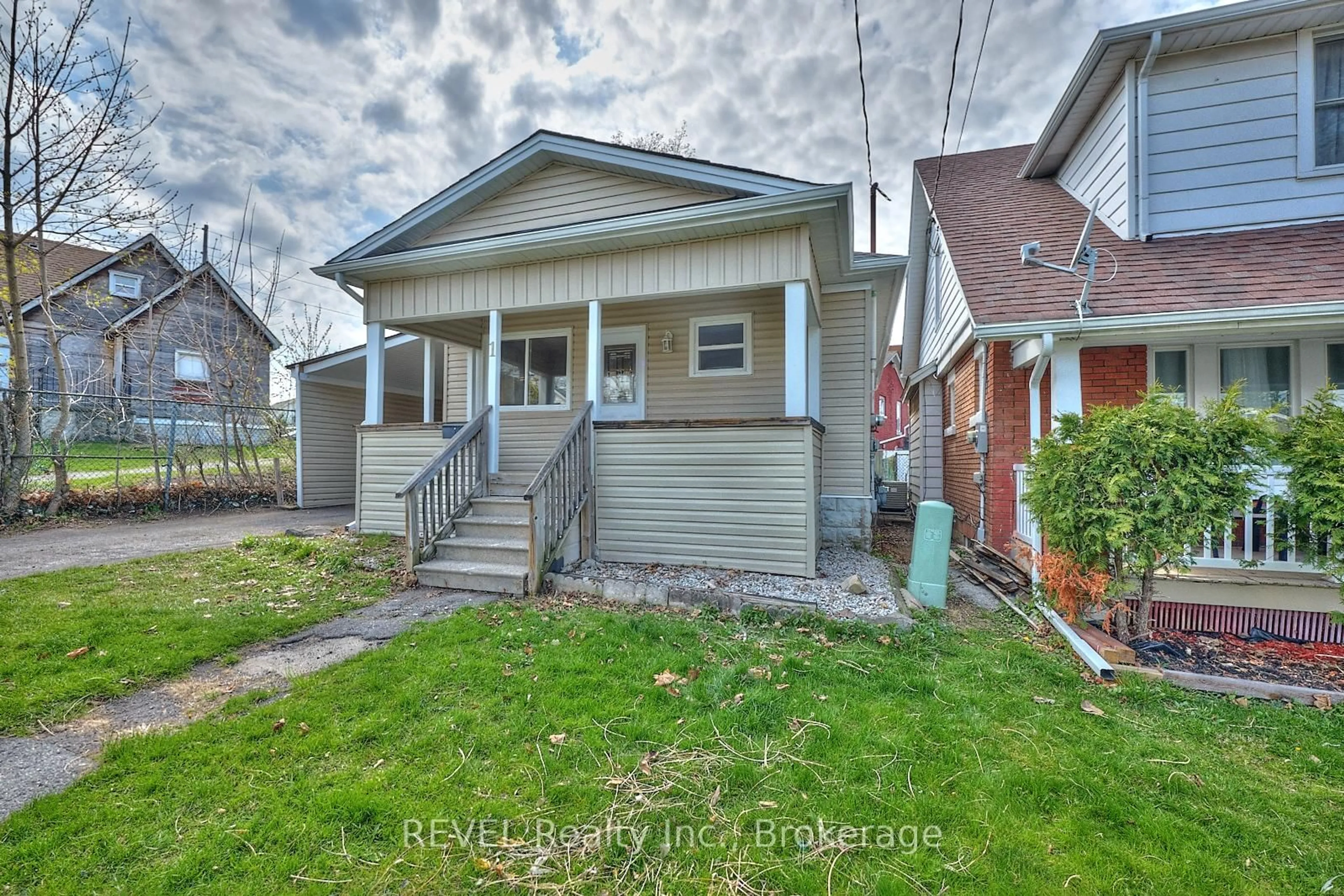 Unknown for 1 Berryman Ave, St. Catharines Ontario L2R 3W8