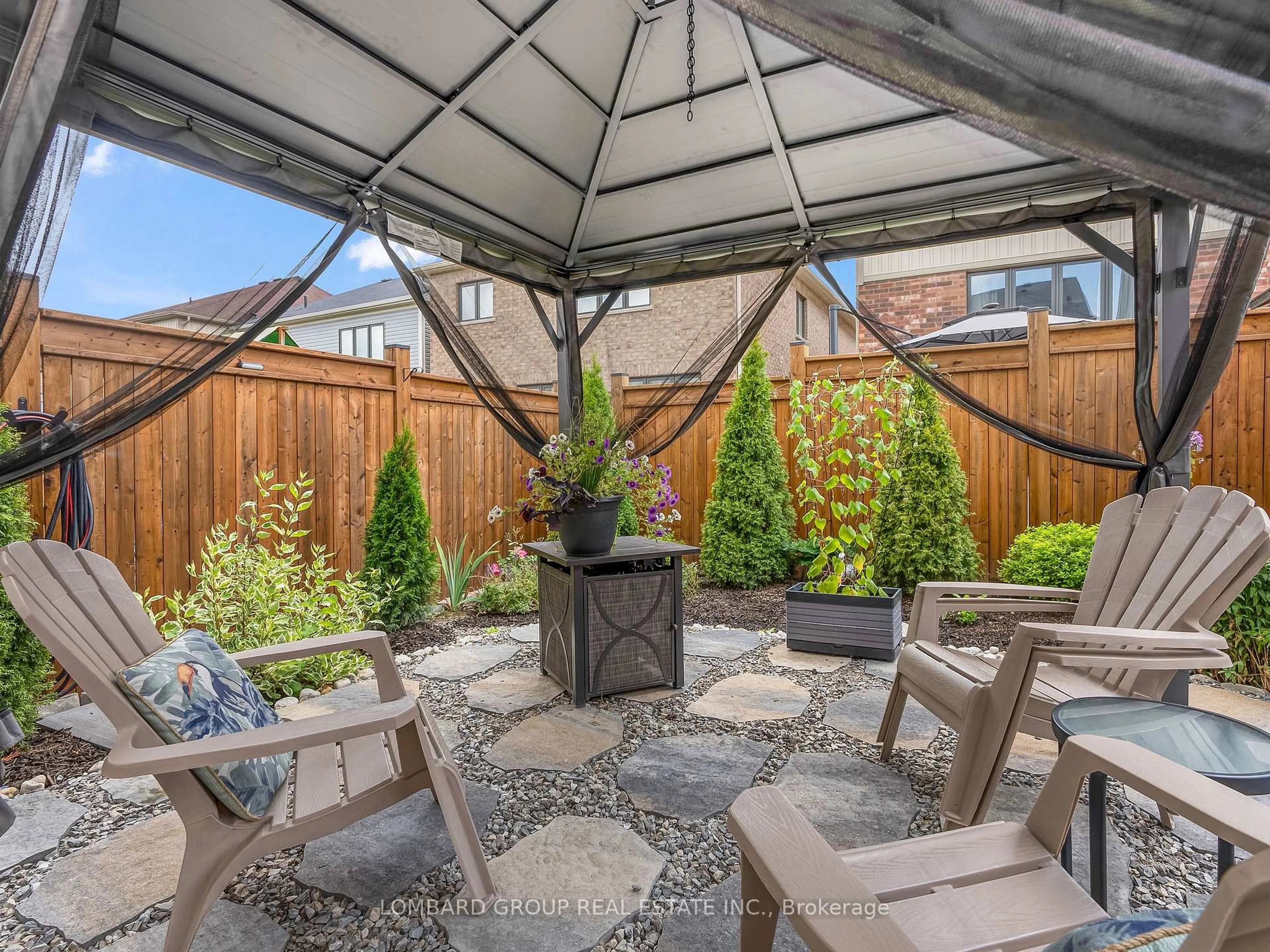 Patio, street for 83 ARNOLD MARSHALL Blvd, Haldimand Ontario N3W 0B4