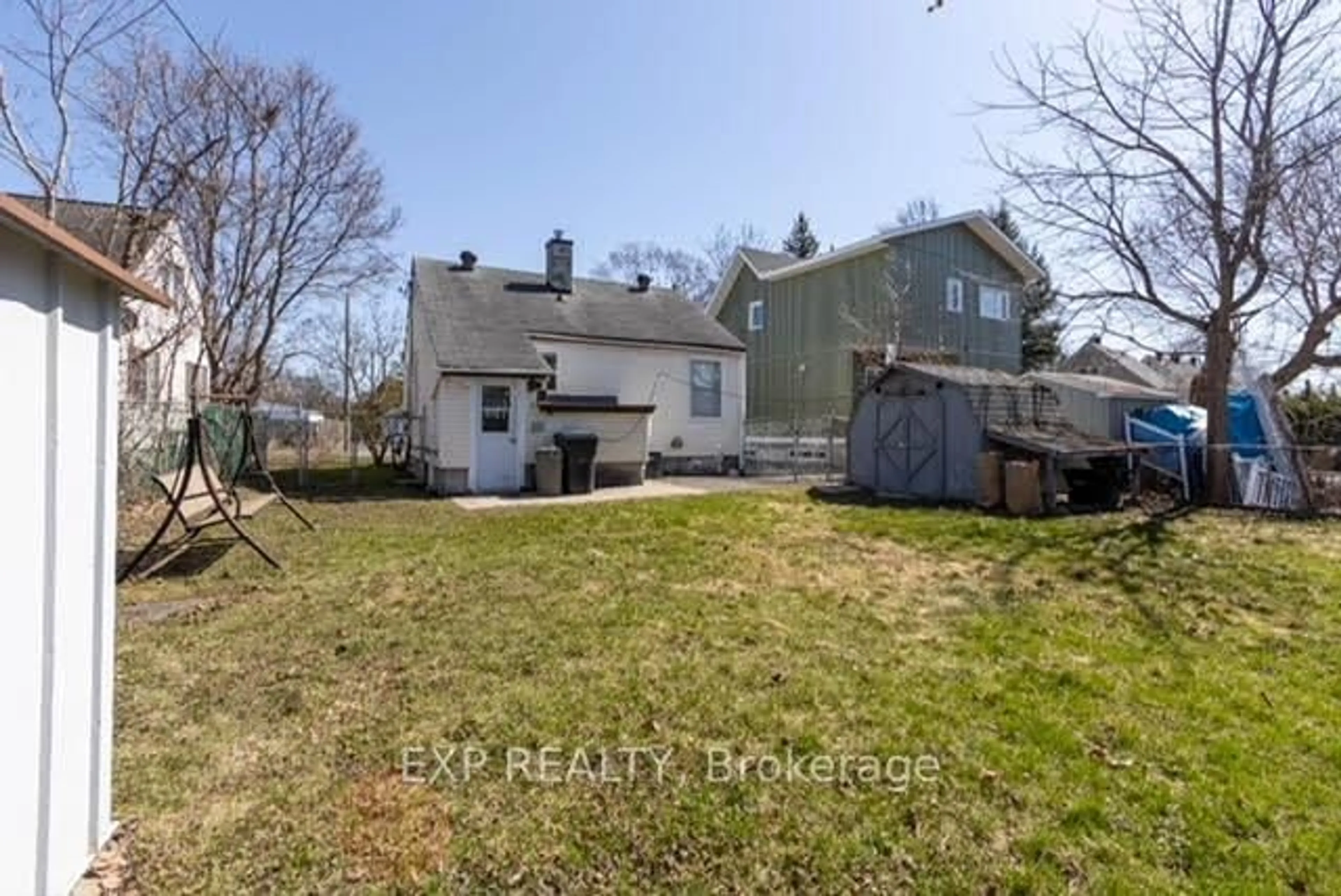 A pic from outside/outdoor area/front of a property/back of a property/a pic from drone, street for 149 Crerar Ave, Ottawa Ontario K1Z 7P4