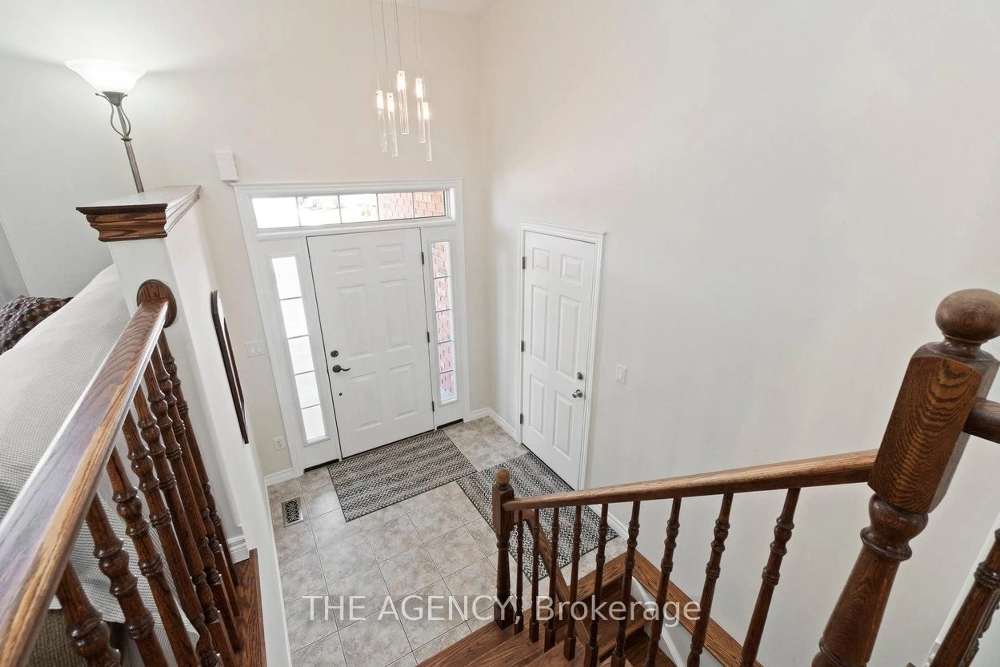 Indoor entryway for 21 Lindan St, West Lincoln Ontario L0R 2A0