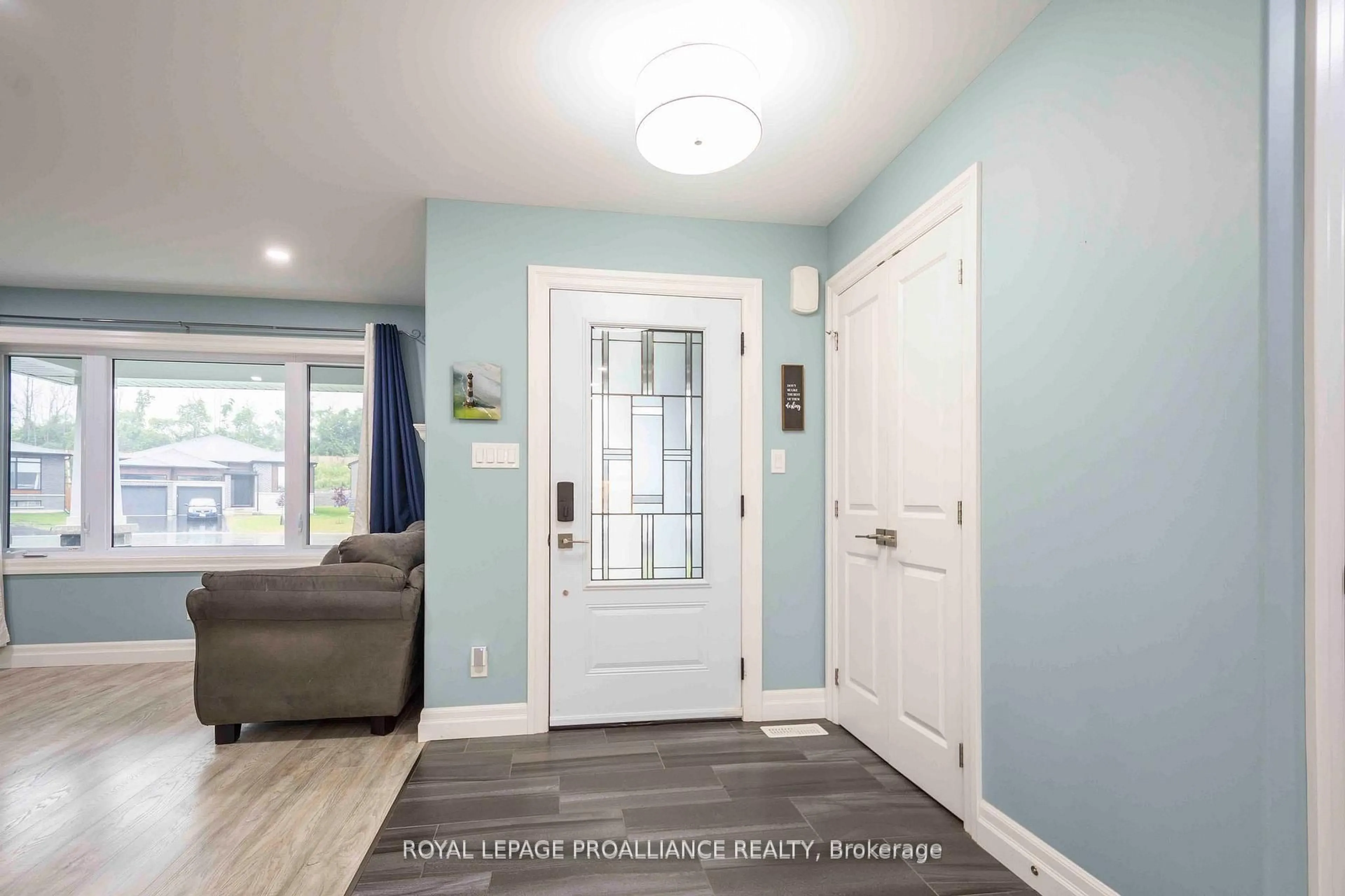 Indoor entryway for 42 Schmidt Way, Quinte West Ontario K8V 0L6