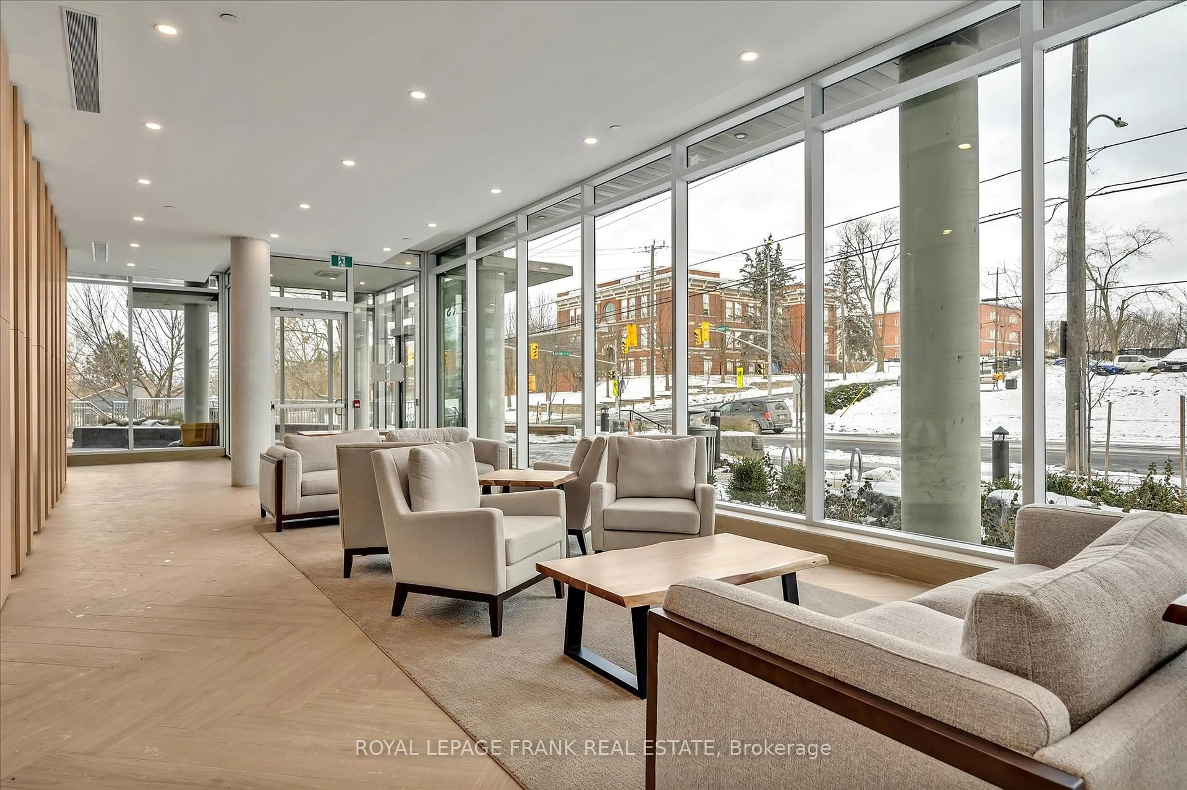 Indoor foyer for 195 Hunter St #902, Peterborough East Ontario K9H 1G9