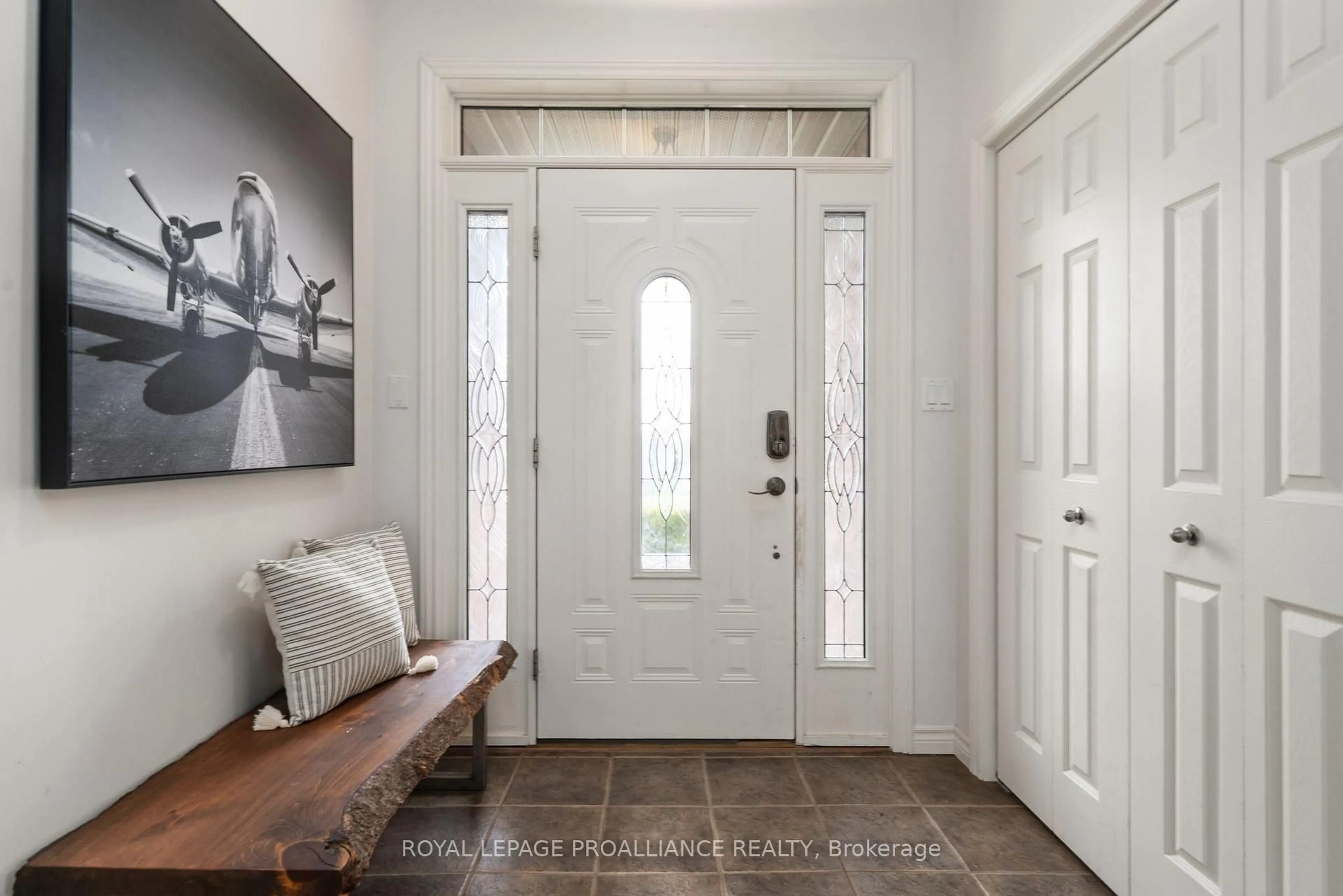 Indoor entryway for 17 Gavey St, Belleville Ontario K8N 0M1