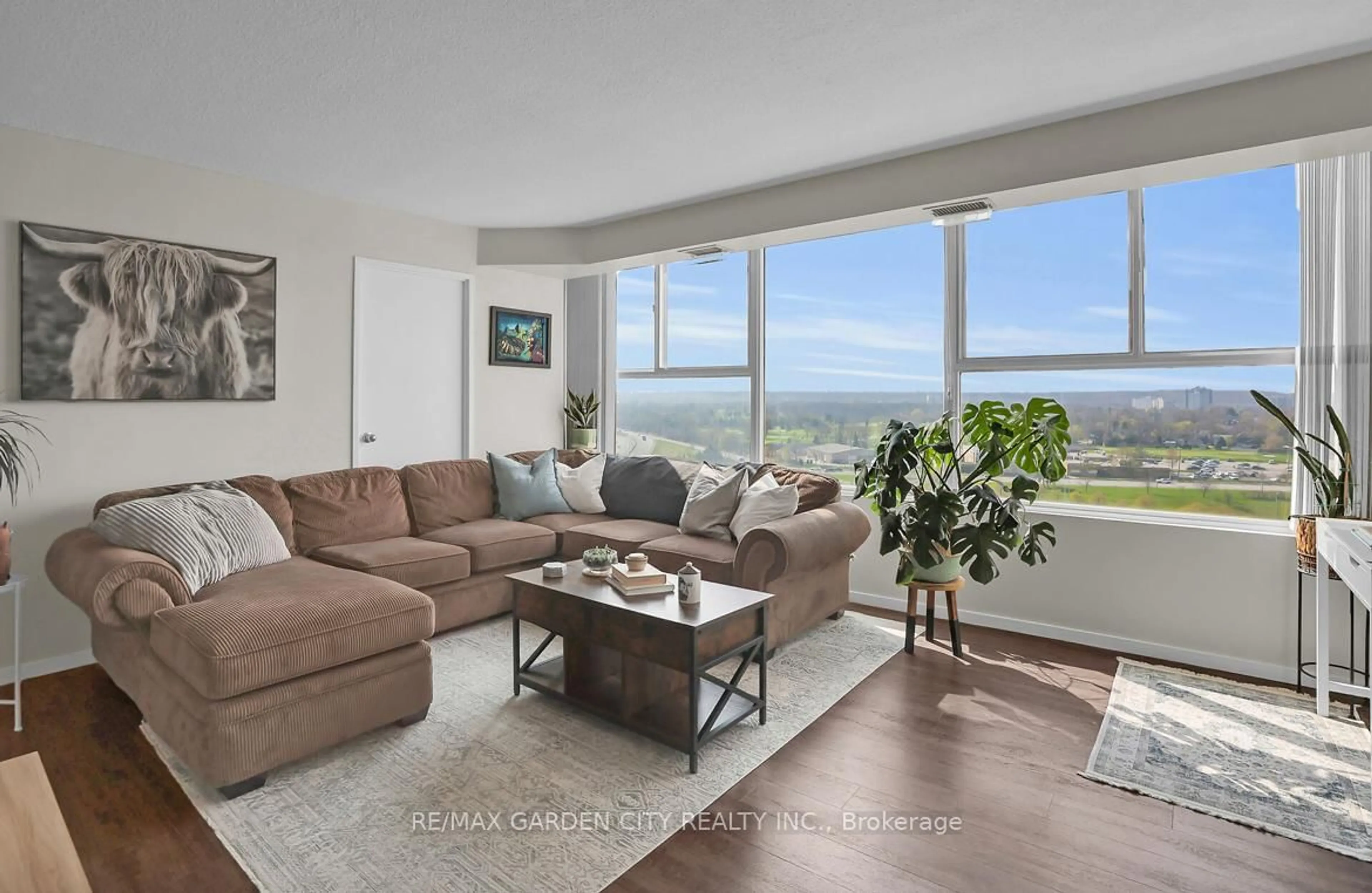Living room with furniture, unknown for 7 Gale Cres #1105, St. Catharines Ontario L2R 7M8