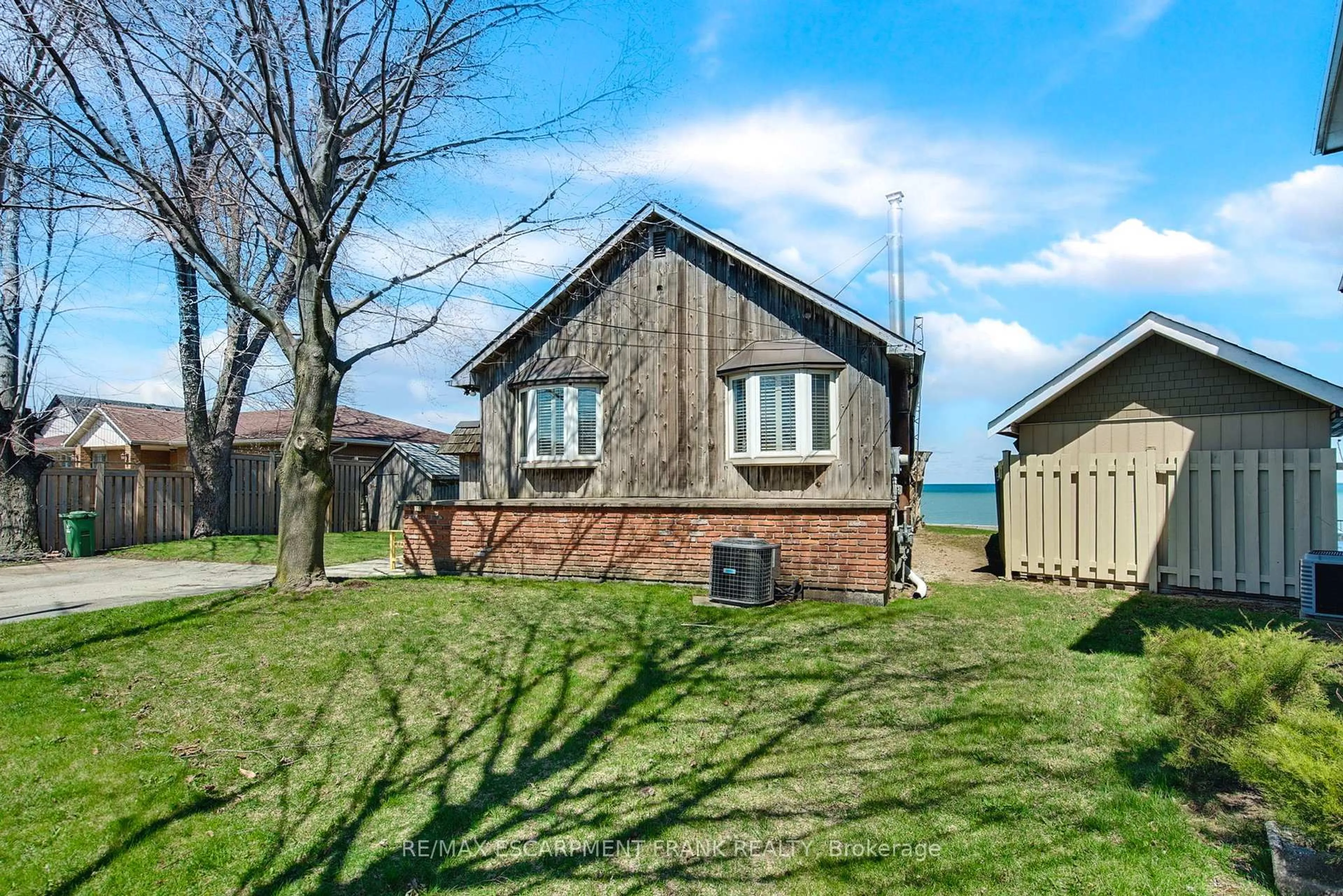 Unknown for 56 SEABREEZE Cres, Hamilton Ontario L8E 5C9