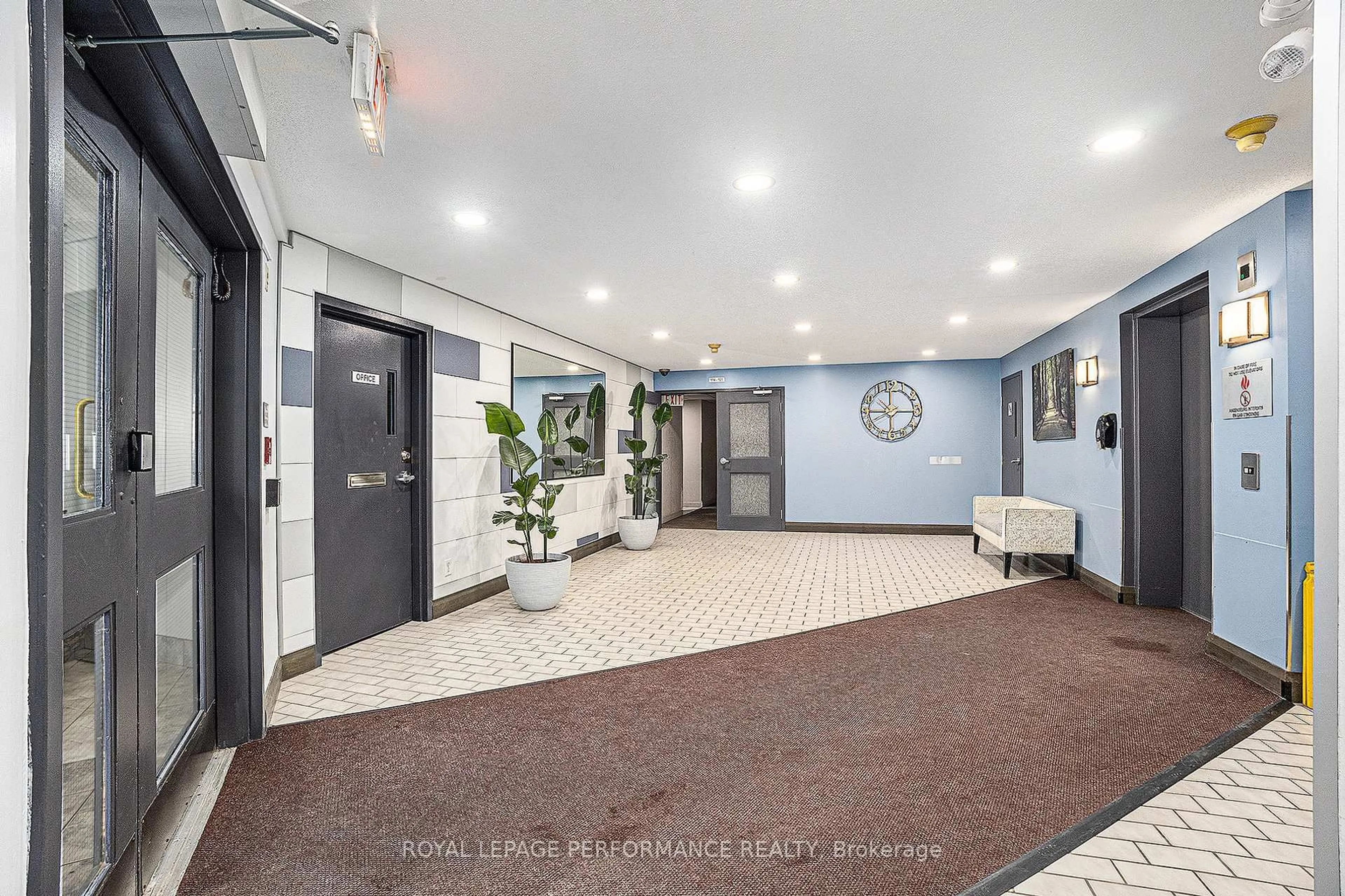 Indoor foyer for 318 Lorry Greenberg Dr #105, Ottawa Ontario K1T 2R5