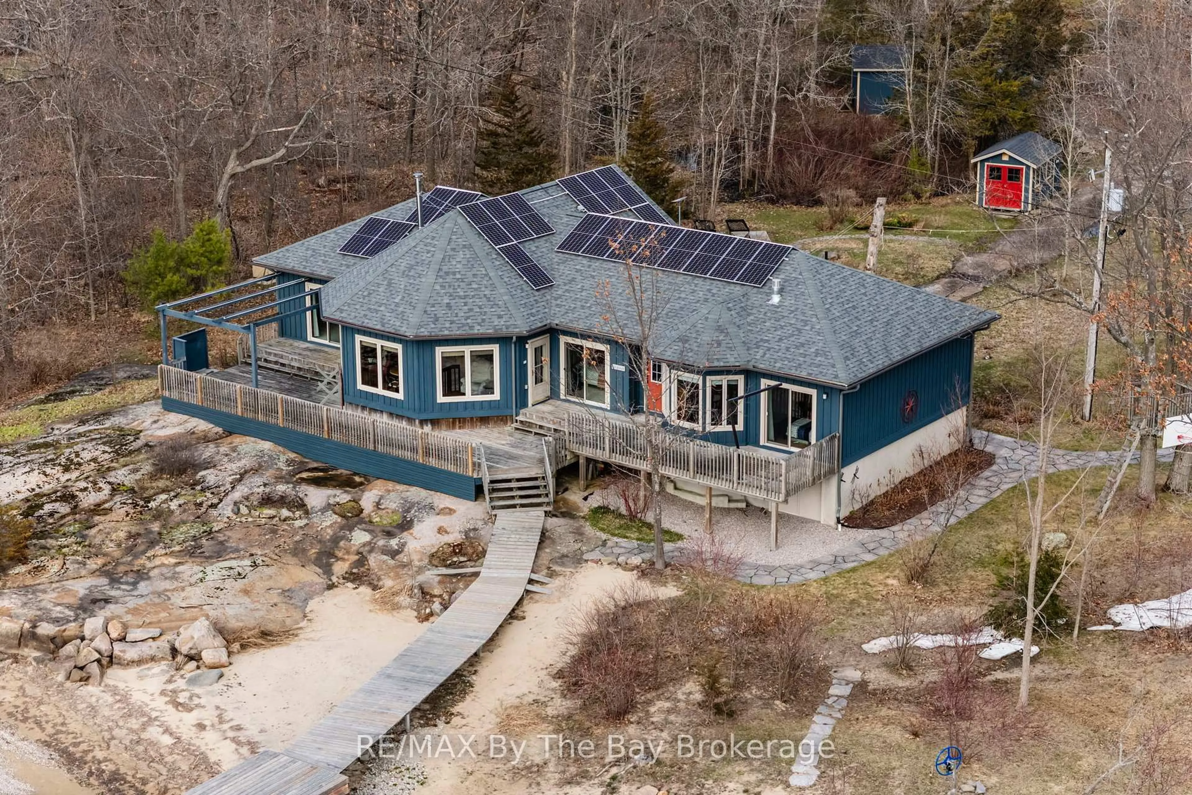 A pic from outside/outdoor area/front of a property/back of a property/a pic from drone, water/lake/river/ocean view for 3854 Is 630 Georgian Bay N/A, Georgian Bay Ontario P0E 1E0