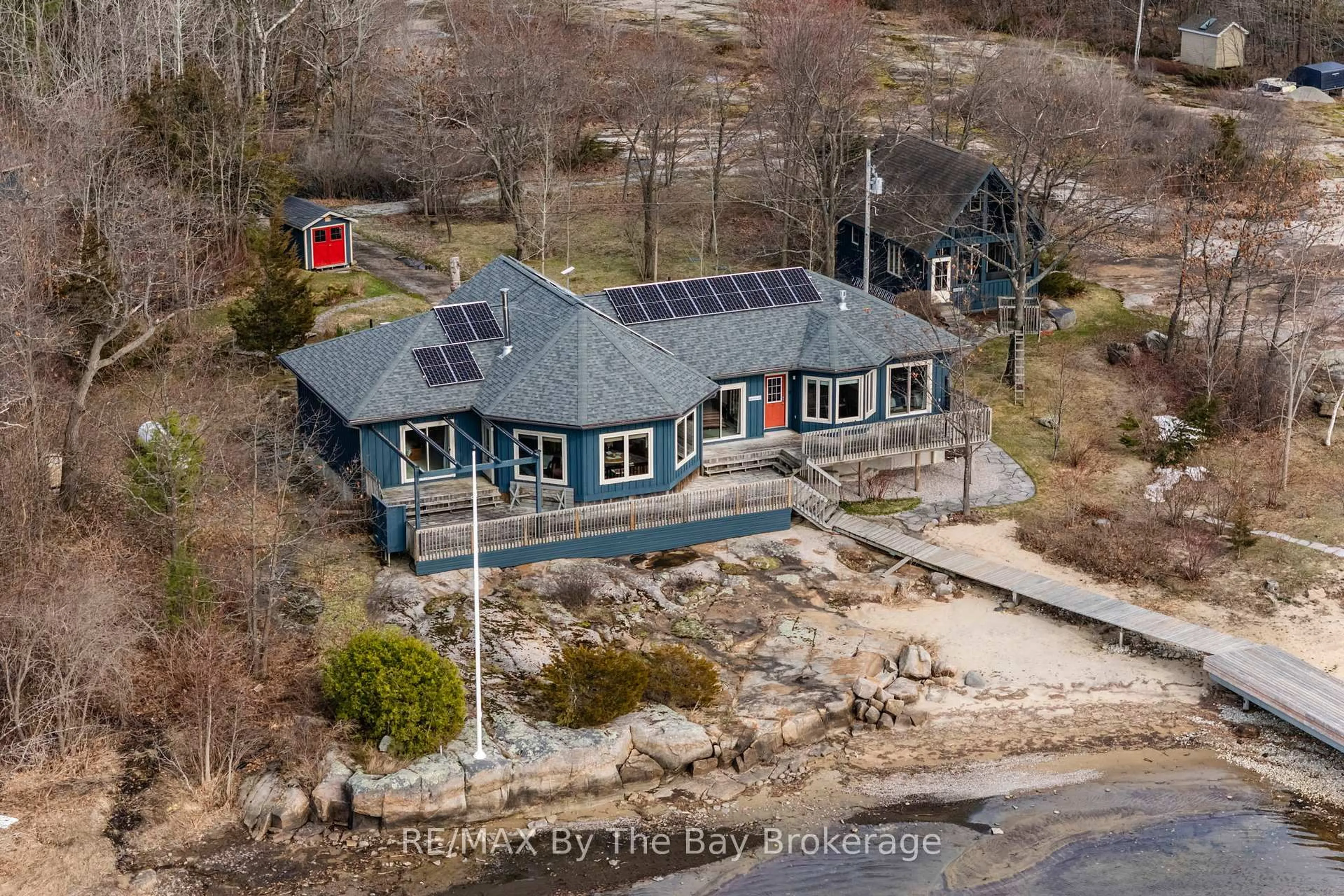 A pic from outside/outdoor area/front of a property/back of a property/a pic from drone, building for 3854 Is 630 Georgian Bay N/A, Georgian Bay Ontario P0E 1E0