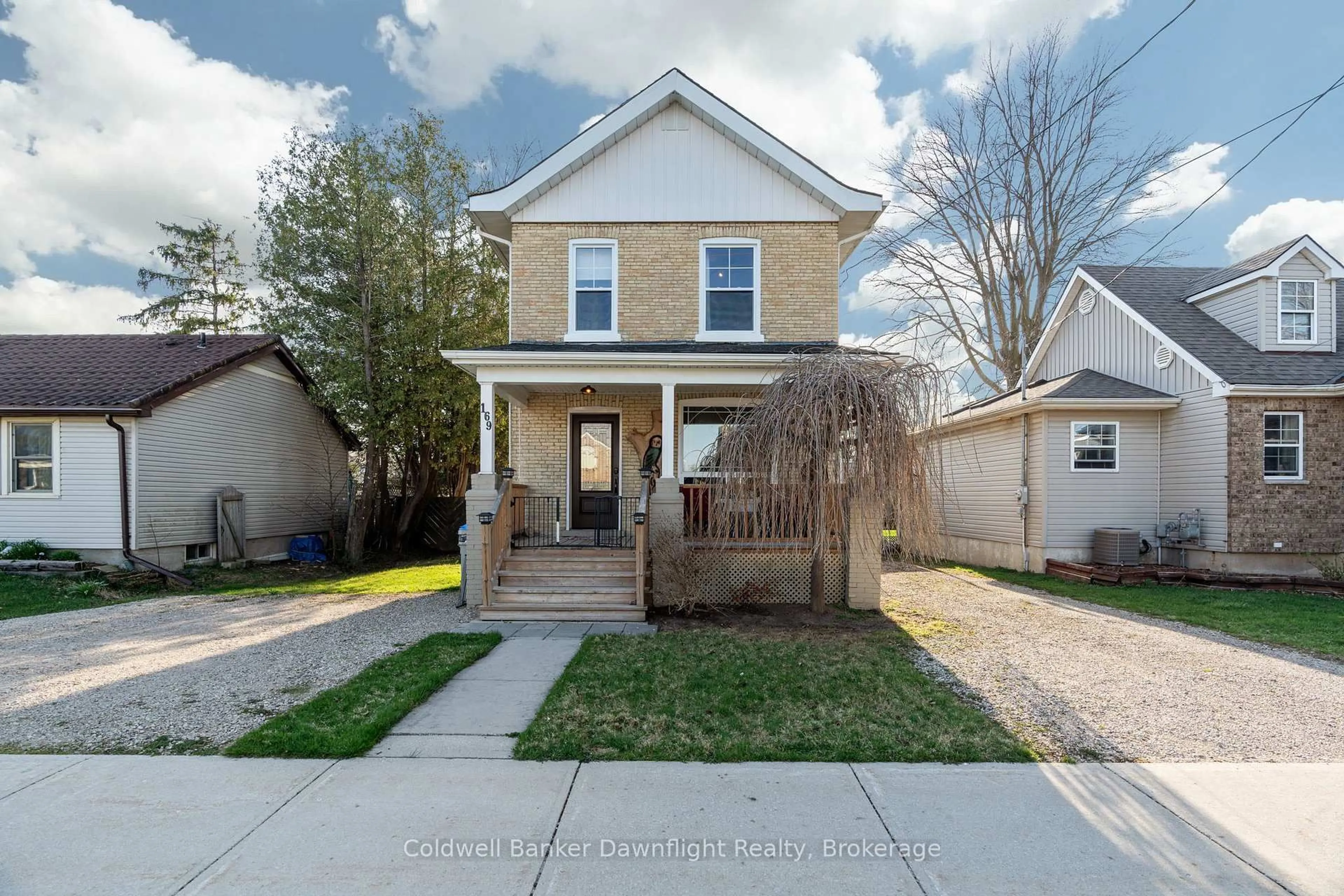 Home with vinyl exterior material, street for 169 Andrew St, South Huron Ontario N0M 1S2