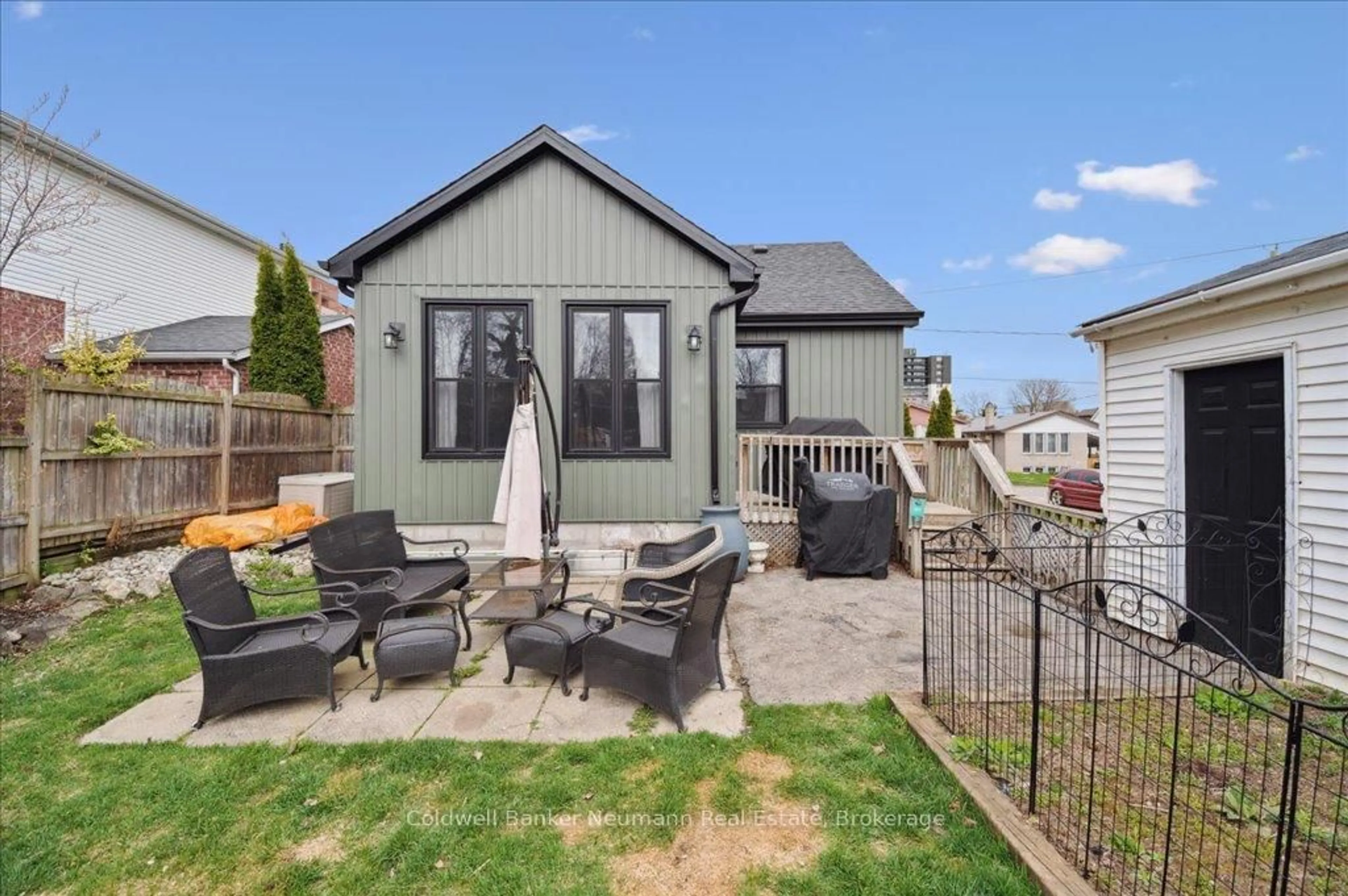 Patio, street for 28 Stanley St, Guelph Ontario N1H 1L5