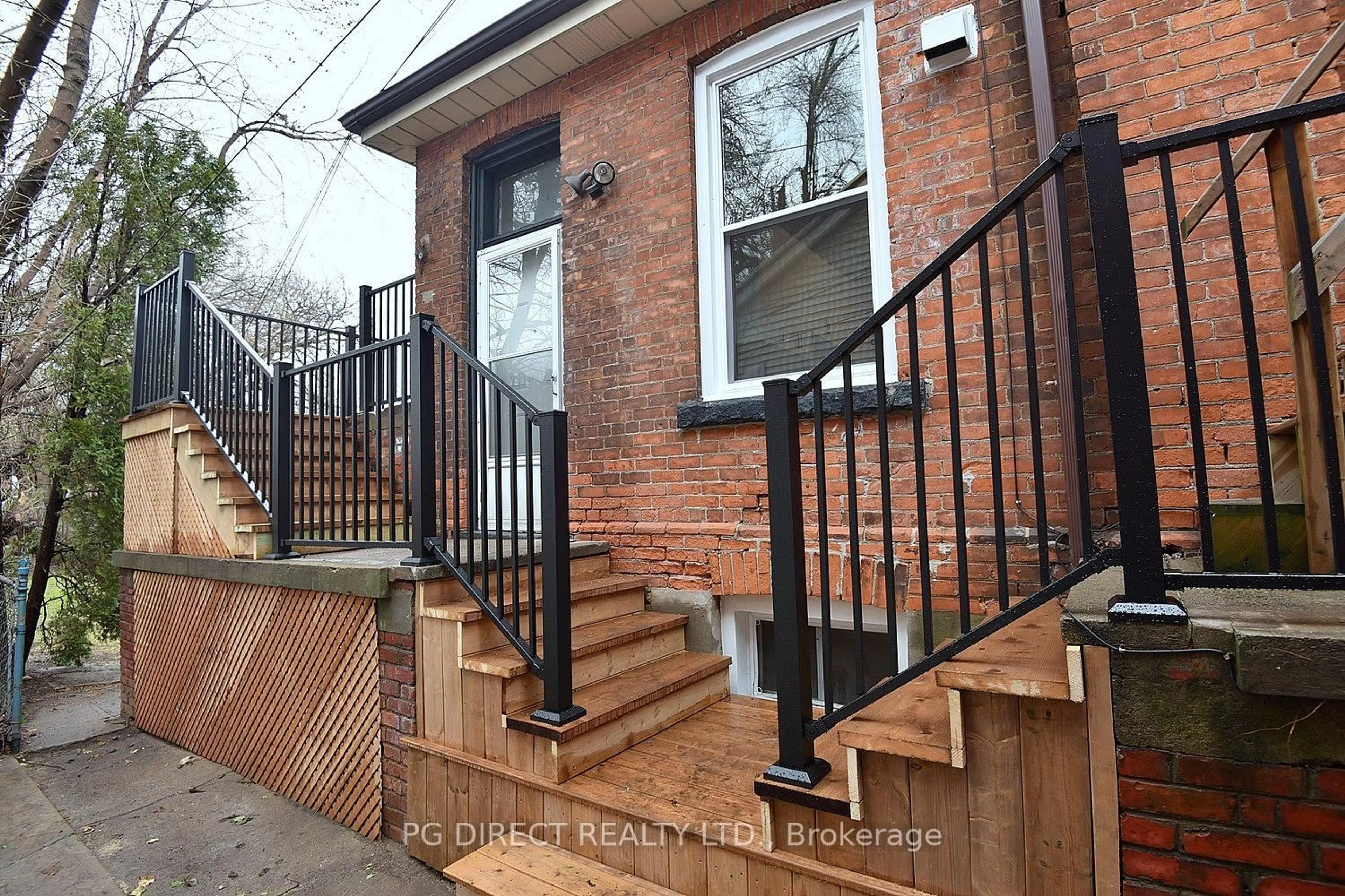 Unknown for 66 Erie Ave, Hamilton Ontario L8N 2W6