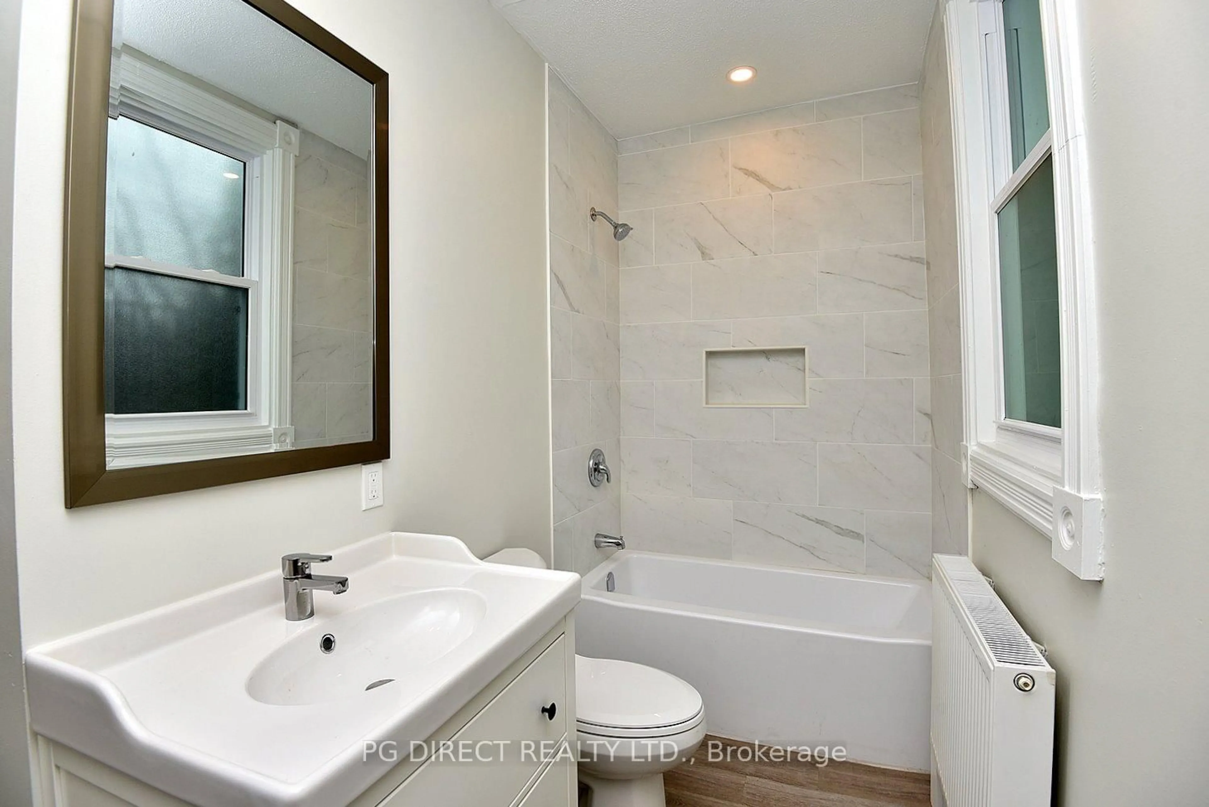 Standard bathroom, ceramic/tile floor for 66 Erie Ave, Hamilton Ontario L8N 2W6