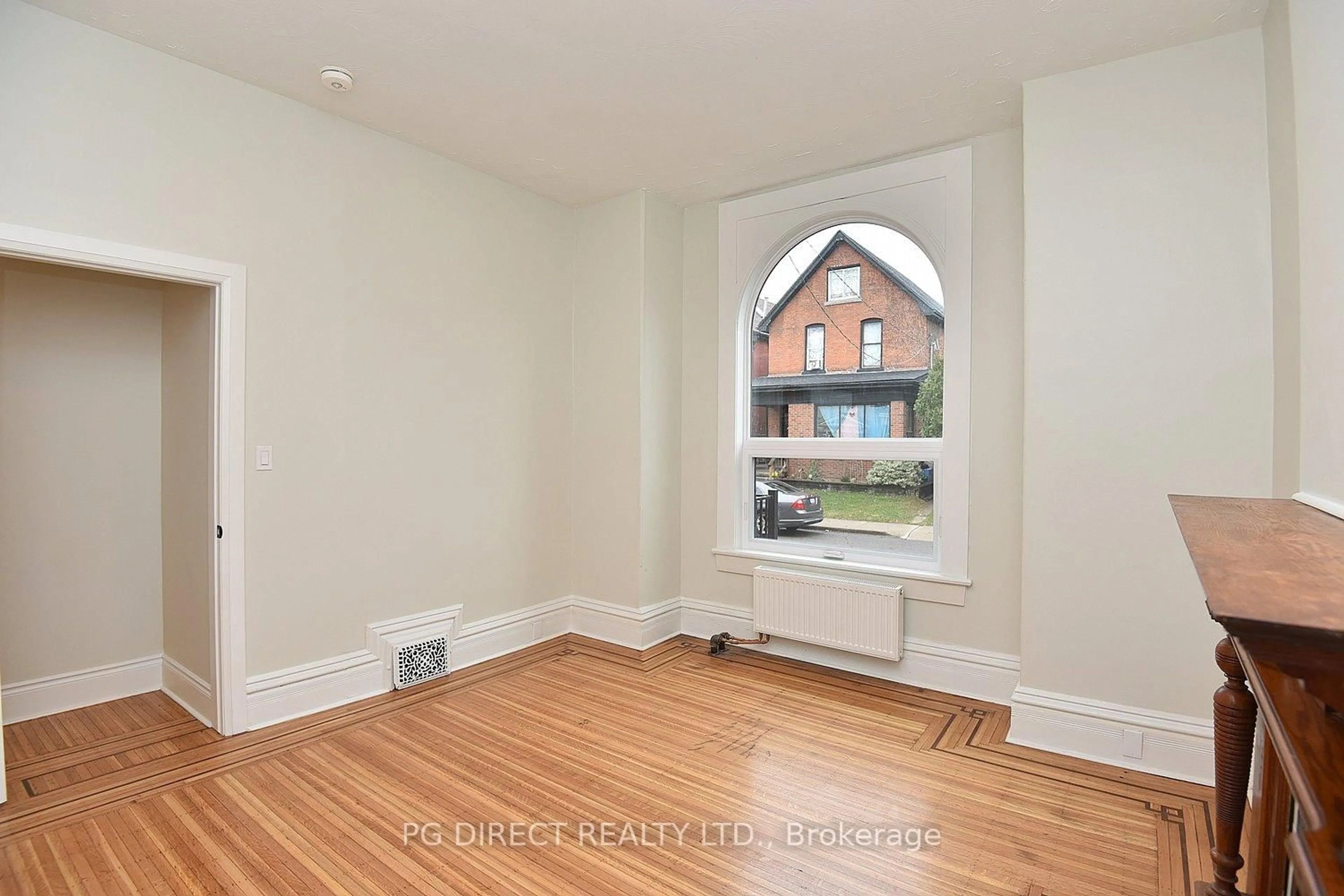 A pic of a room for 66 Erie Ave, Hamilton Ontario L8N 2W6