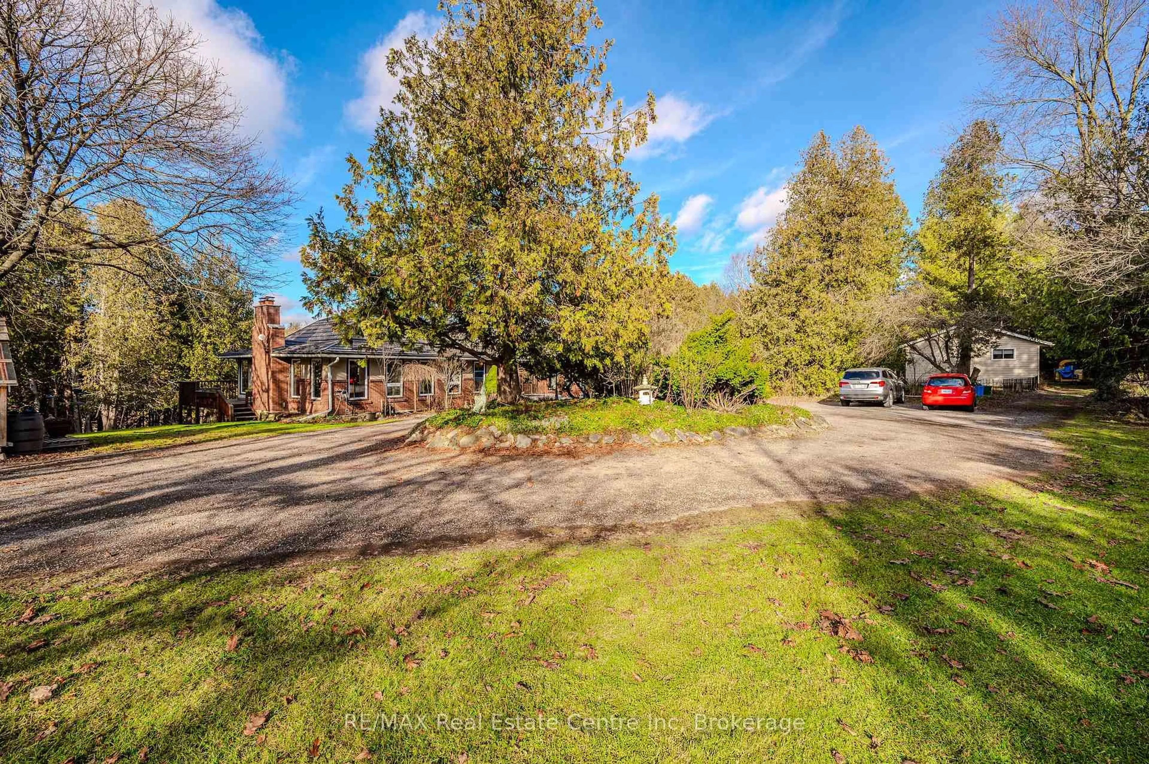A pic from outside/outdoor area/front of a property/back of a property/a pic from drone, street for 4891 Wellington Road 29 Rd, Guelph/Eramosa Ontario N1H 6H8
