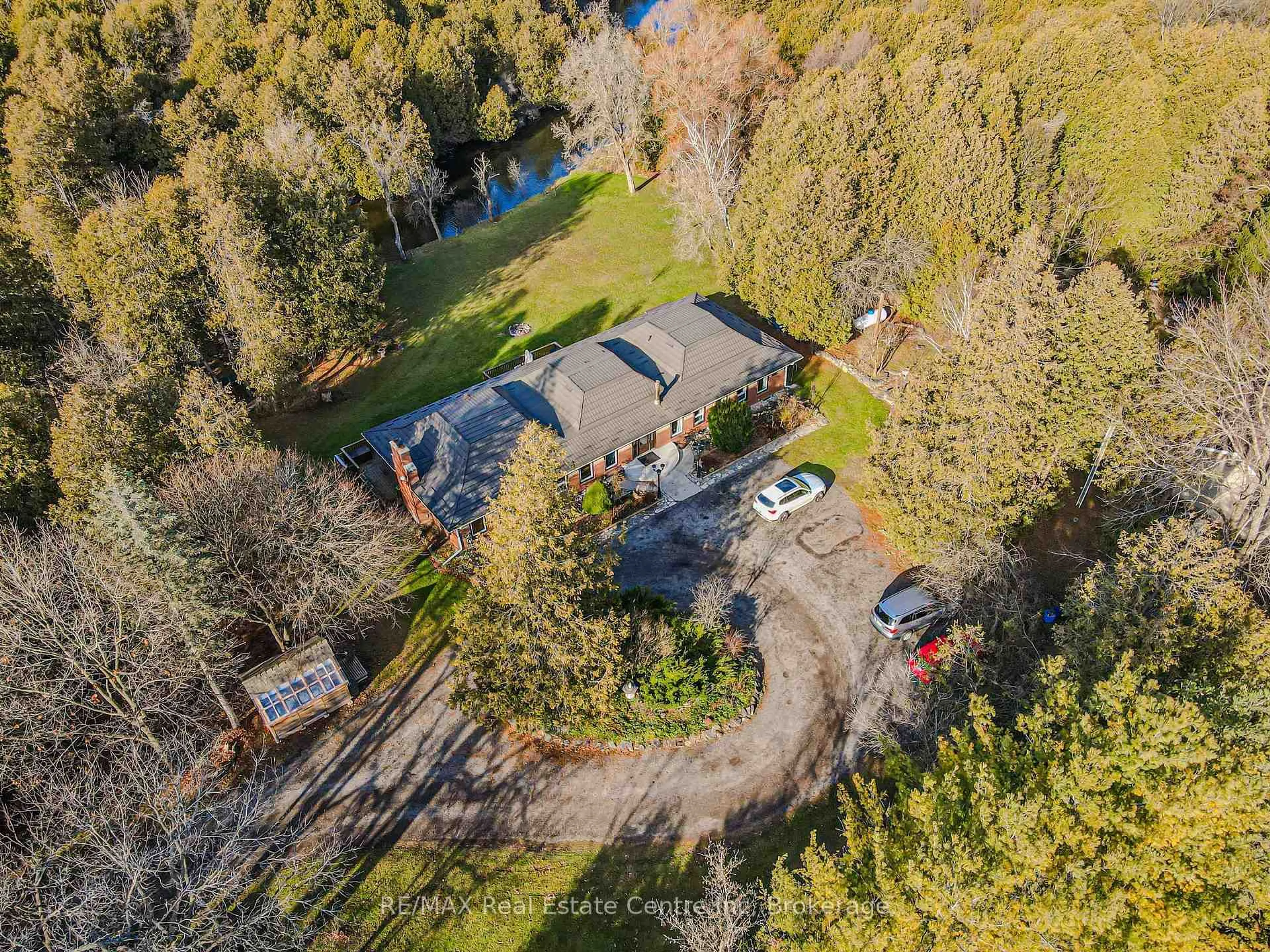 A pic from outside/outdoor area/front of a property/back of a property/a pic from drone, forest/trees view for 4891 Wellington Road 29 Rd, Guelph/Eramosa Ontario N1H 6H8