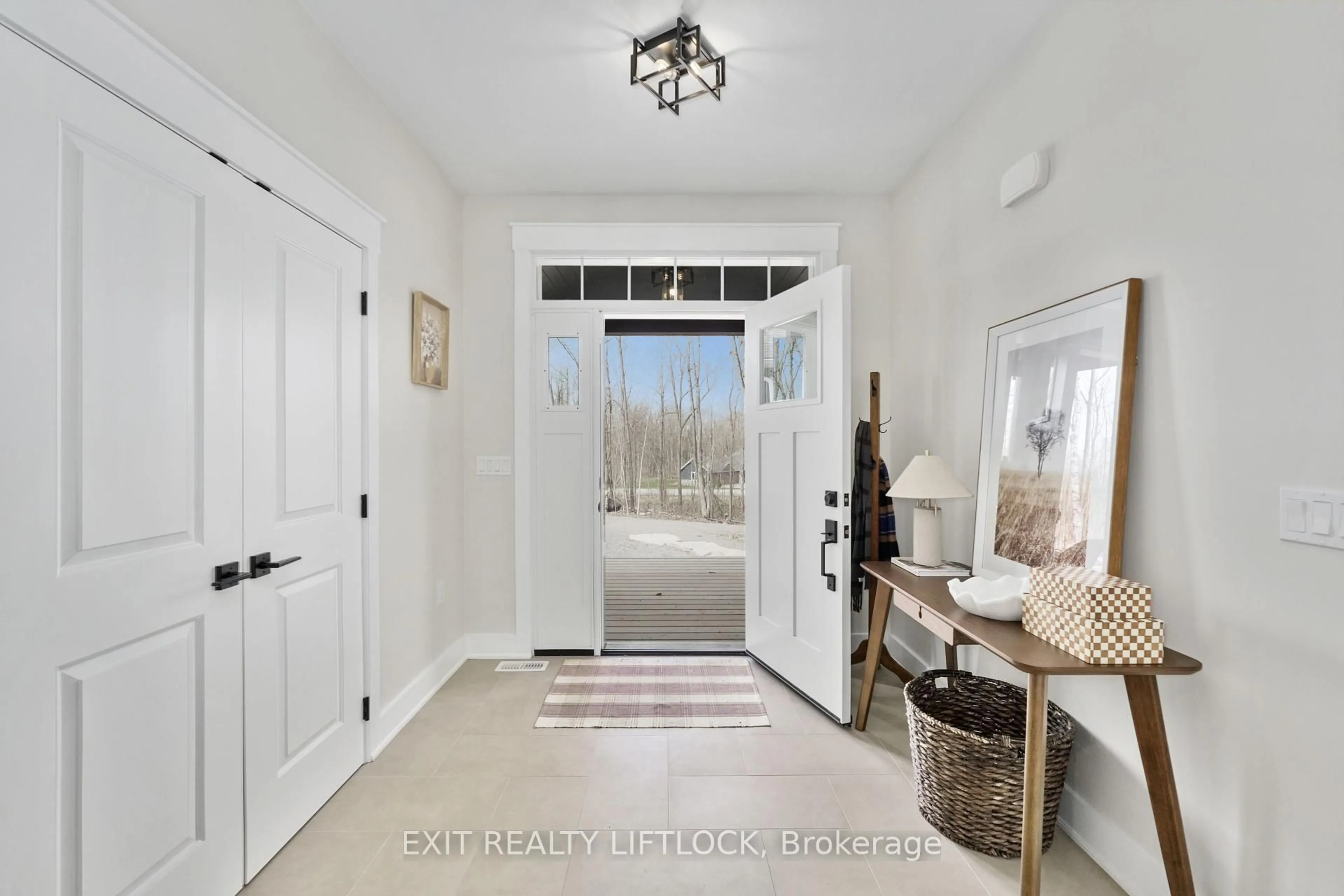 Indoor entryway for 11 Rory Dr, Smith-Ennismore-Lakefield Ontario K0L 2H0