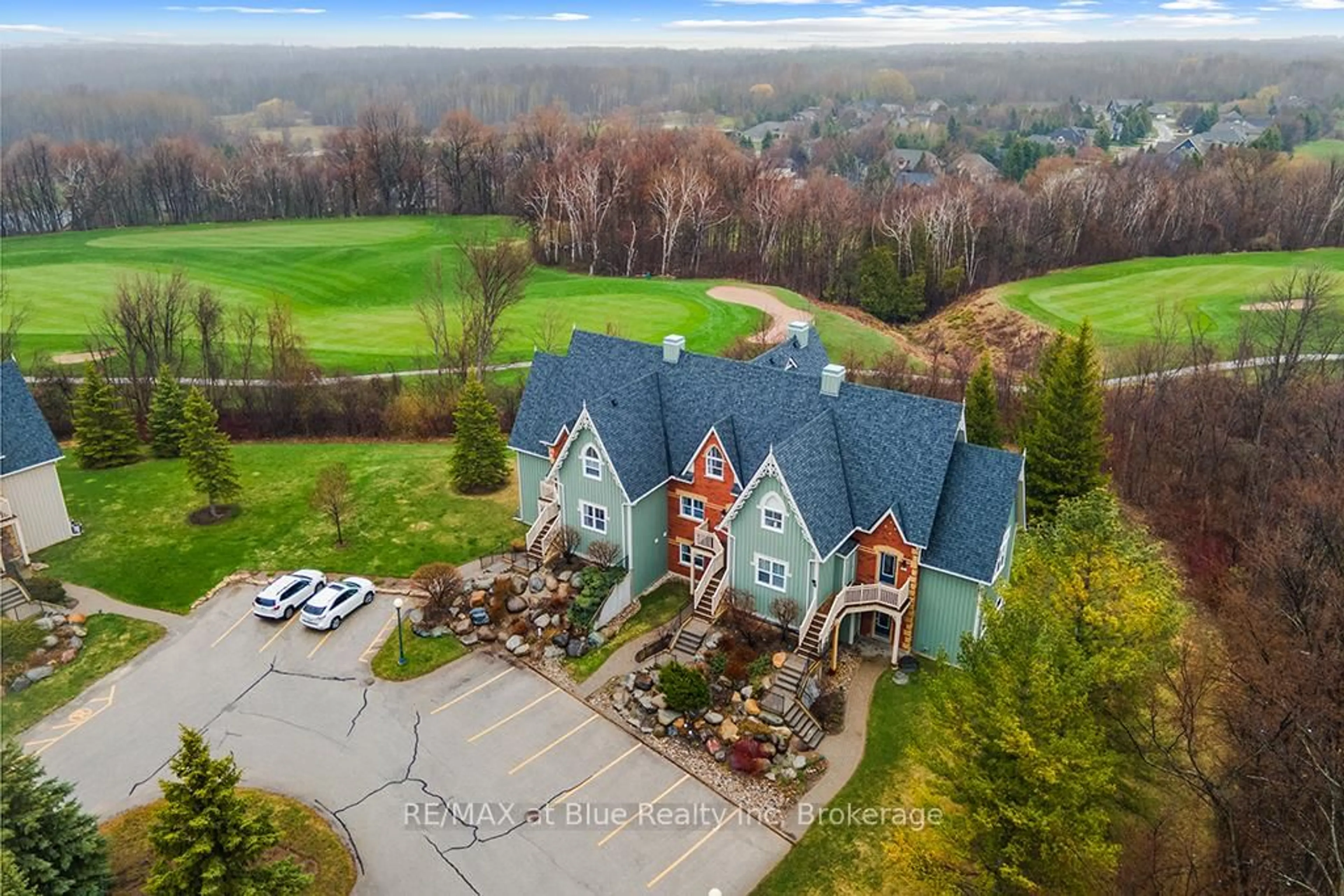 A pic from outside/outdoor area/front of a property/back of a property/a pic from drone, unknown for 170 Snowbridge Way #222, Blue Mountains Ontario L9Y 0V1