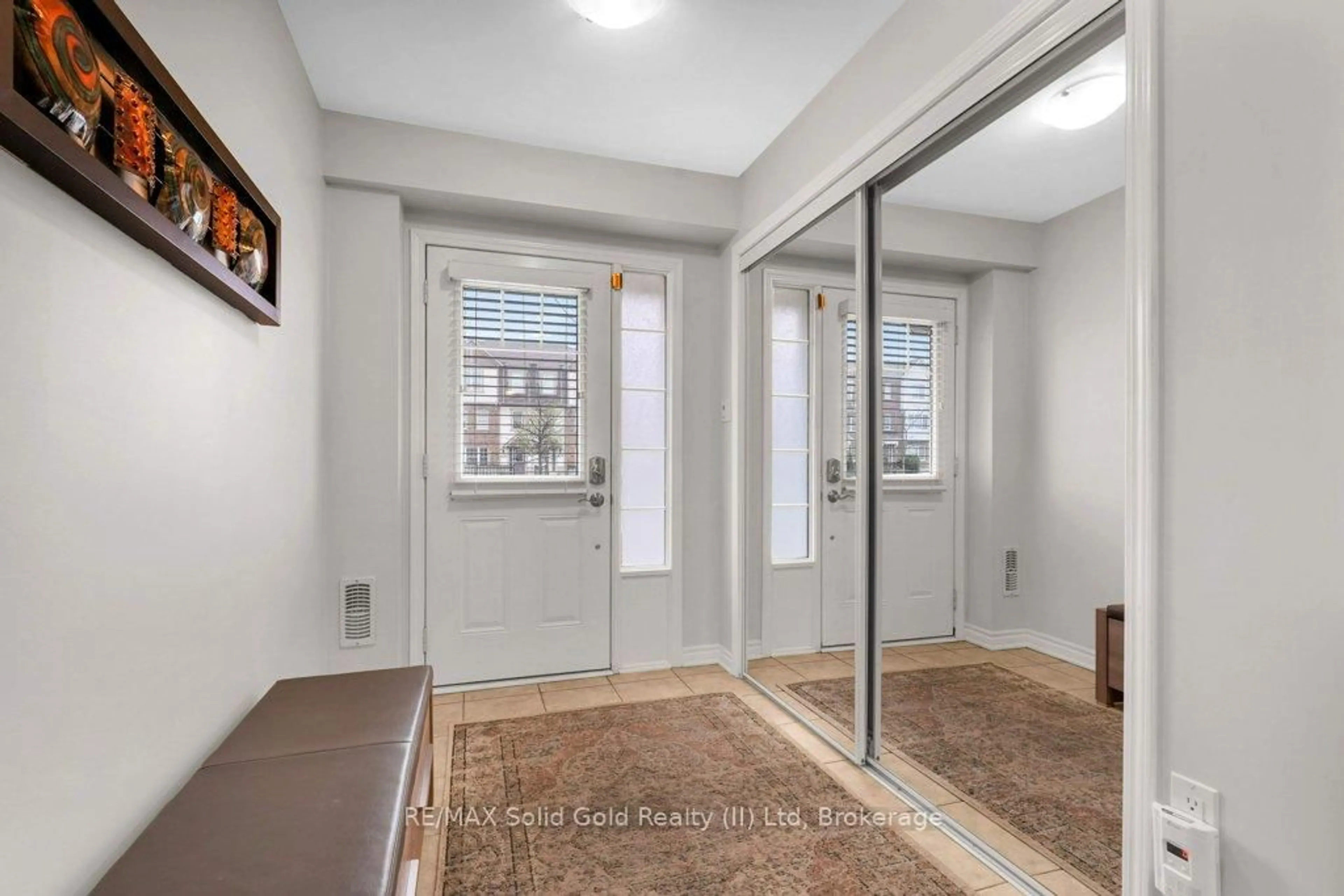Indoor entryway for 133 Ludolph St, Kitchener Ontario N2R 0L9