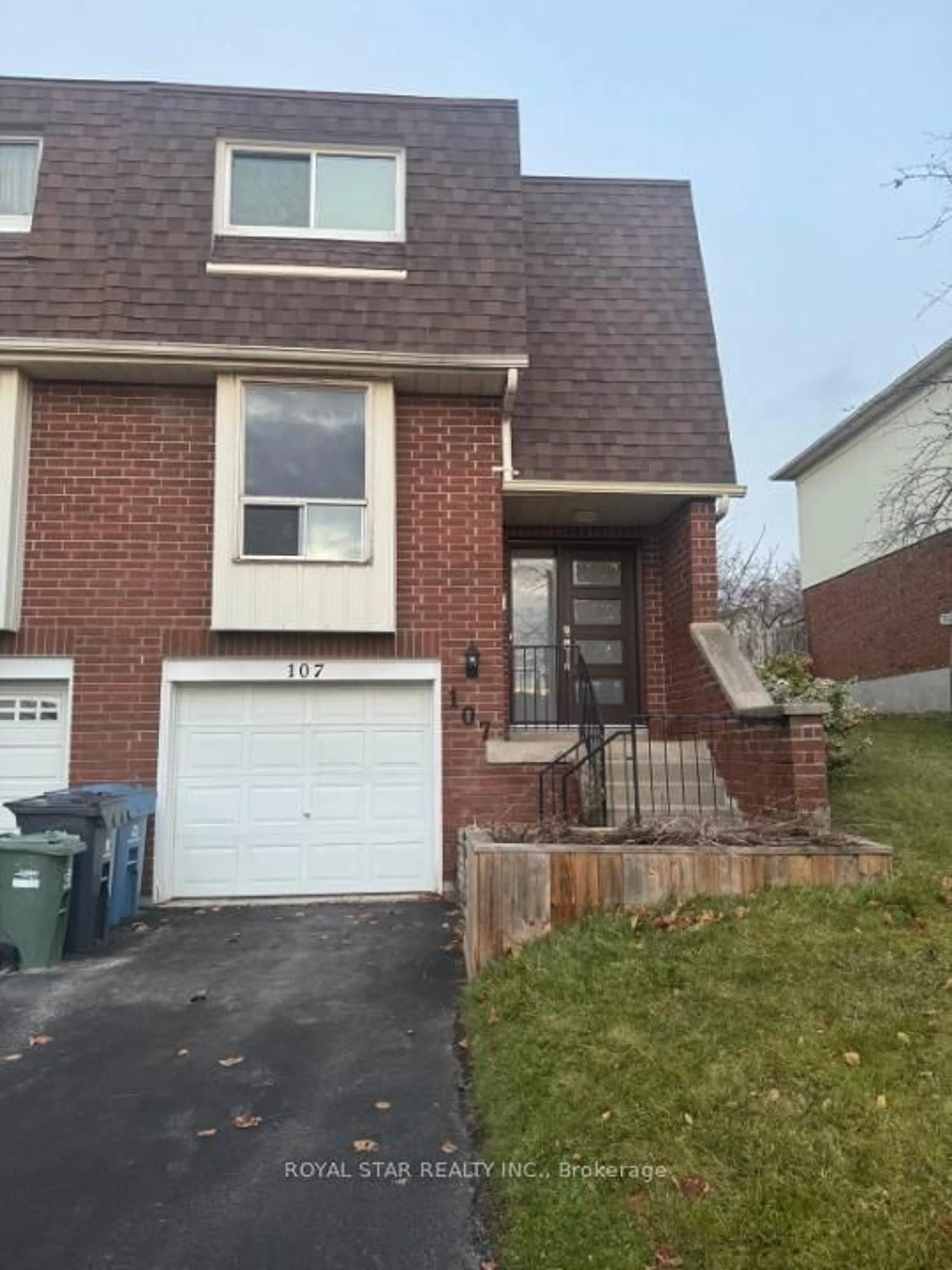 Home with brick exterior material, street for 107 Dovercliffe Rd #28, Guelph Ontario N1G 3A5