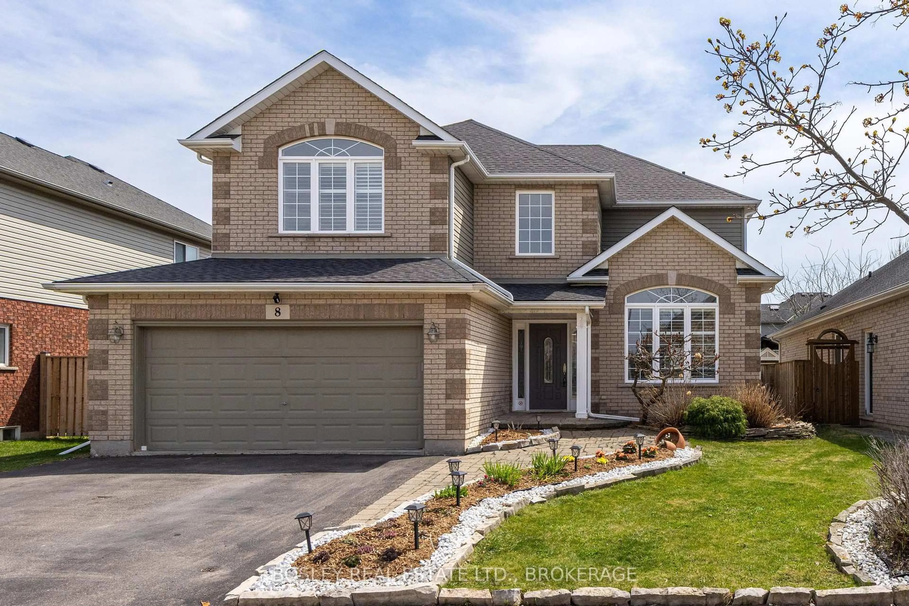 Home with brick exterior material, street for 8 Damson St, St. Catharines Ontario L2S 4B2