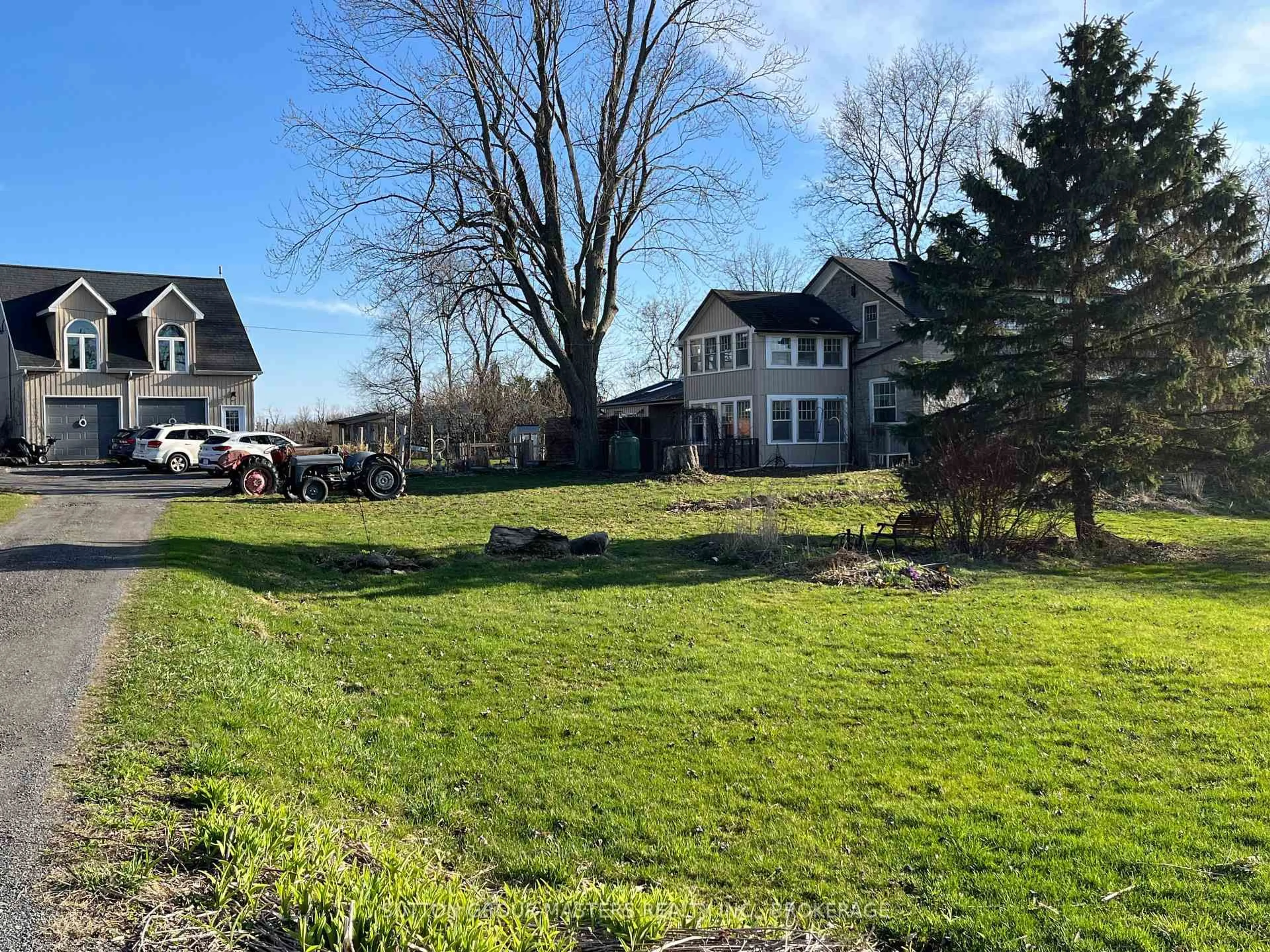 A pic from outside/outdoor area/front of a property/back of a property/a pic from drone, unknown for 3095 Sydenham Rd, Mcdonalds Corners Ontario K0H 1M0