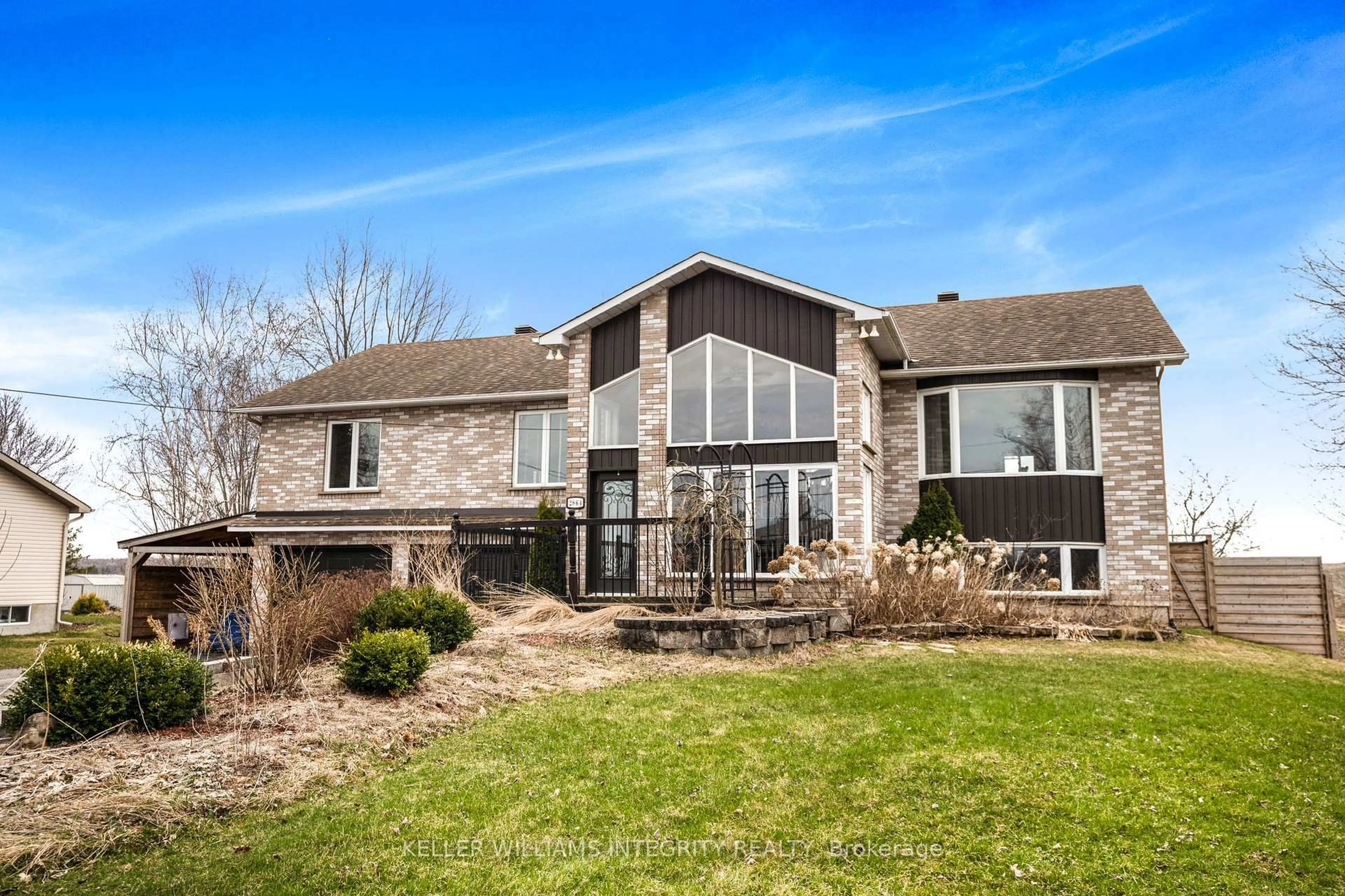 Home with brick exterior material, unknown for 2864 Principale St, Alfred and Plantagenet Ontario K0A 3K0