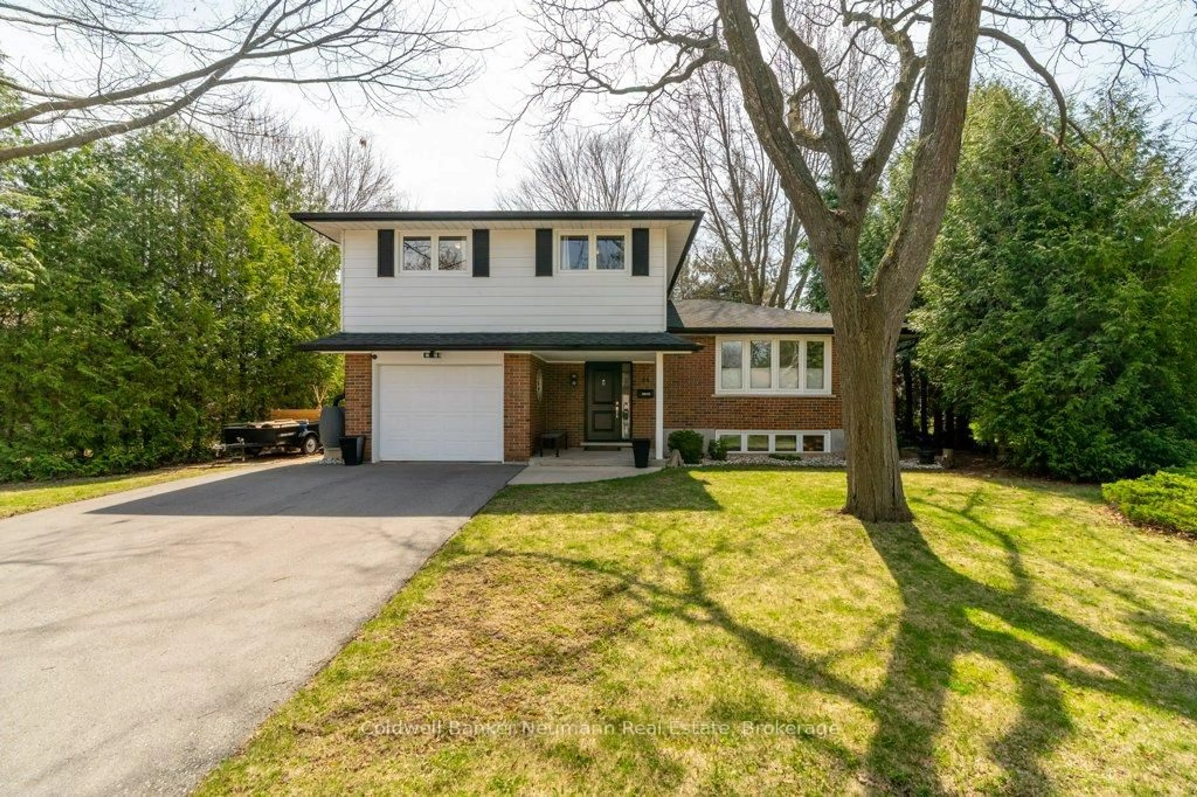 Home with vinyl exterior material, street for 44 Hickory St, Guelph Ontario N1G 2X3