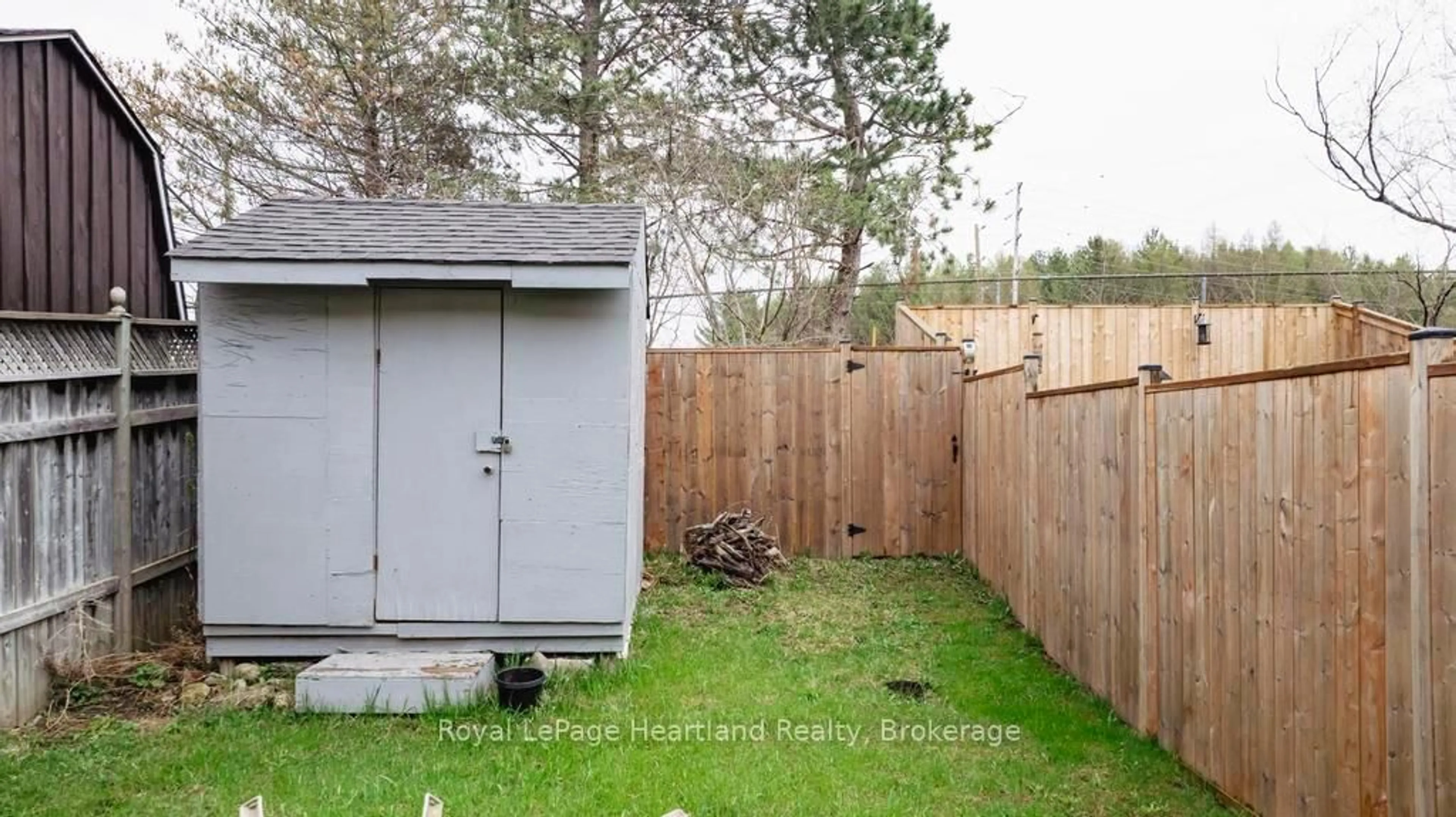 Shed for 666 Hunter St, Kincardine Ontario N2Z 1S1