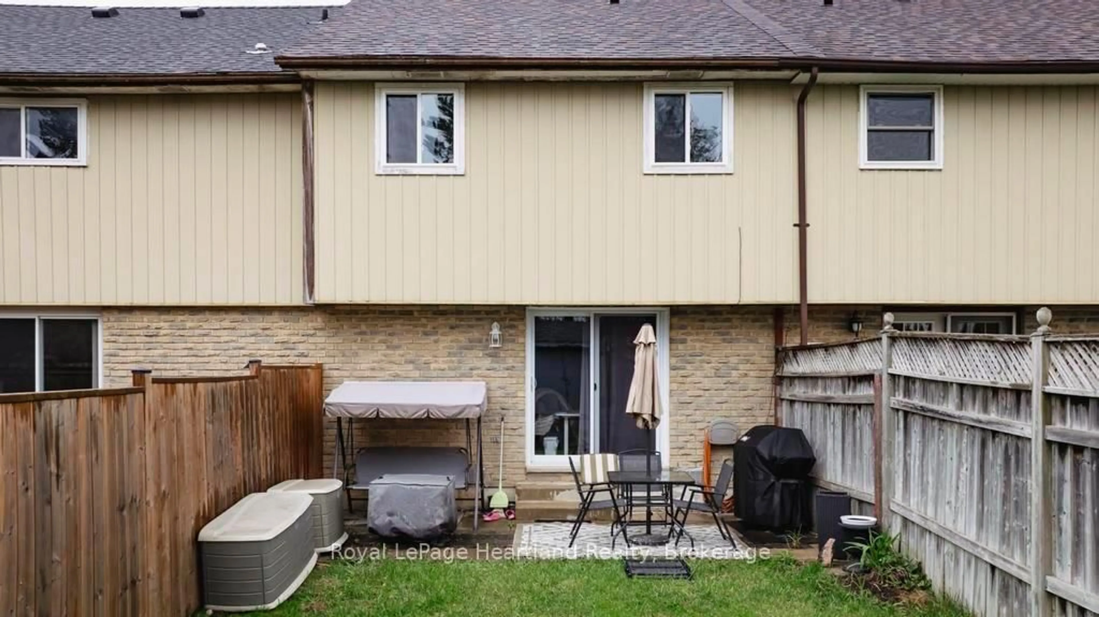 Patio, street for 666 Hunter St, Kincardine Ontario N2Z 1S1