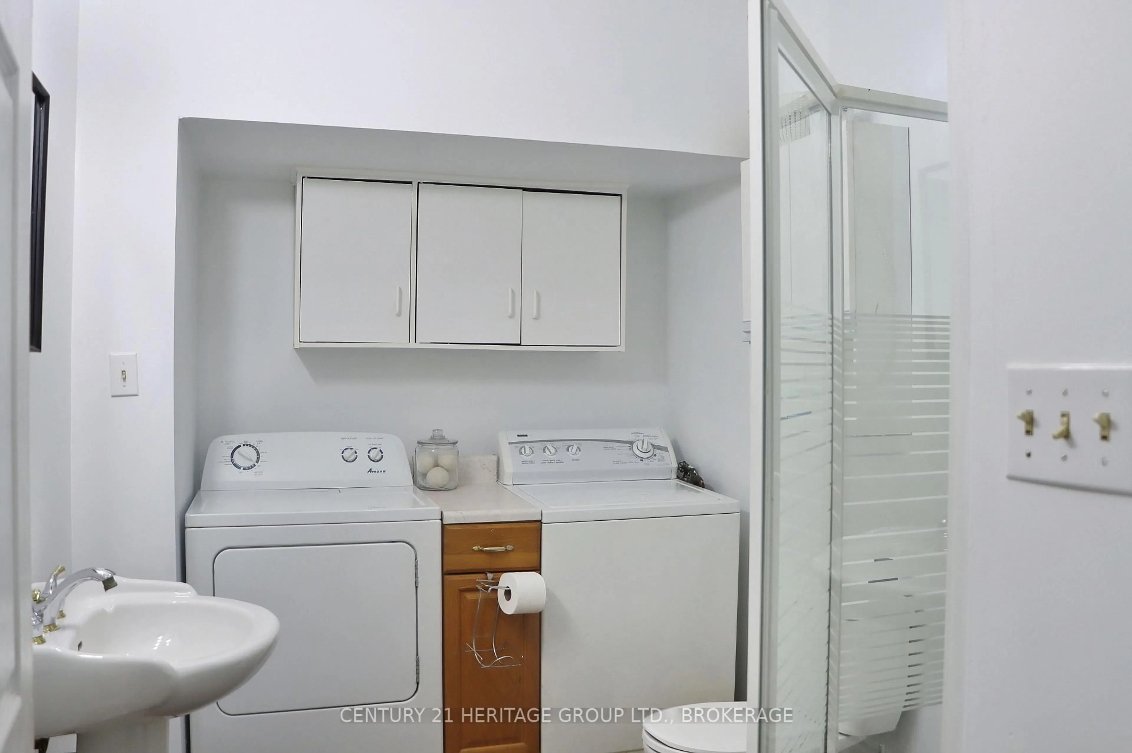 Standard bathroom, unknown for 124 Centre St, Deseronto Ontario K0K 1X0