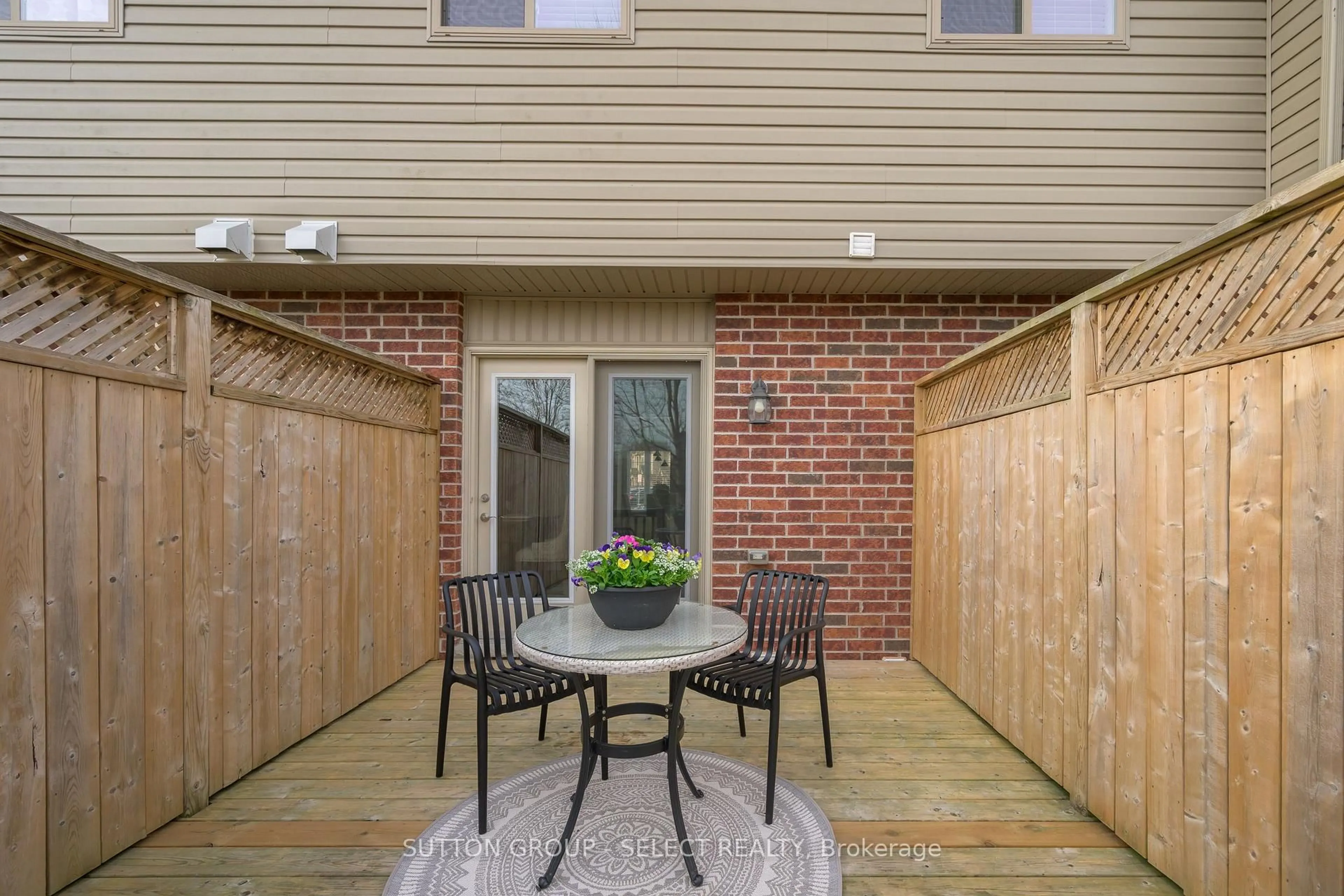 Patio, street for 1010 Fanshawe Park Rd #75, London North Ontario N5X 0K9