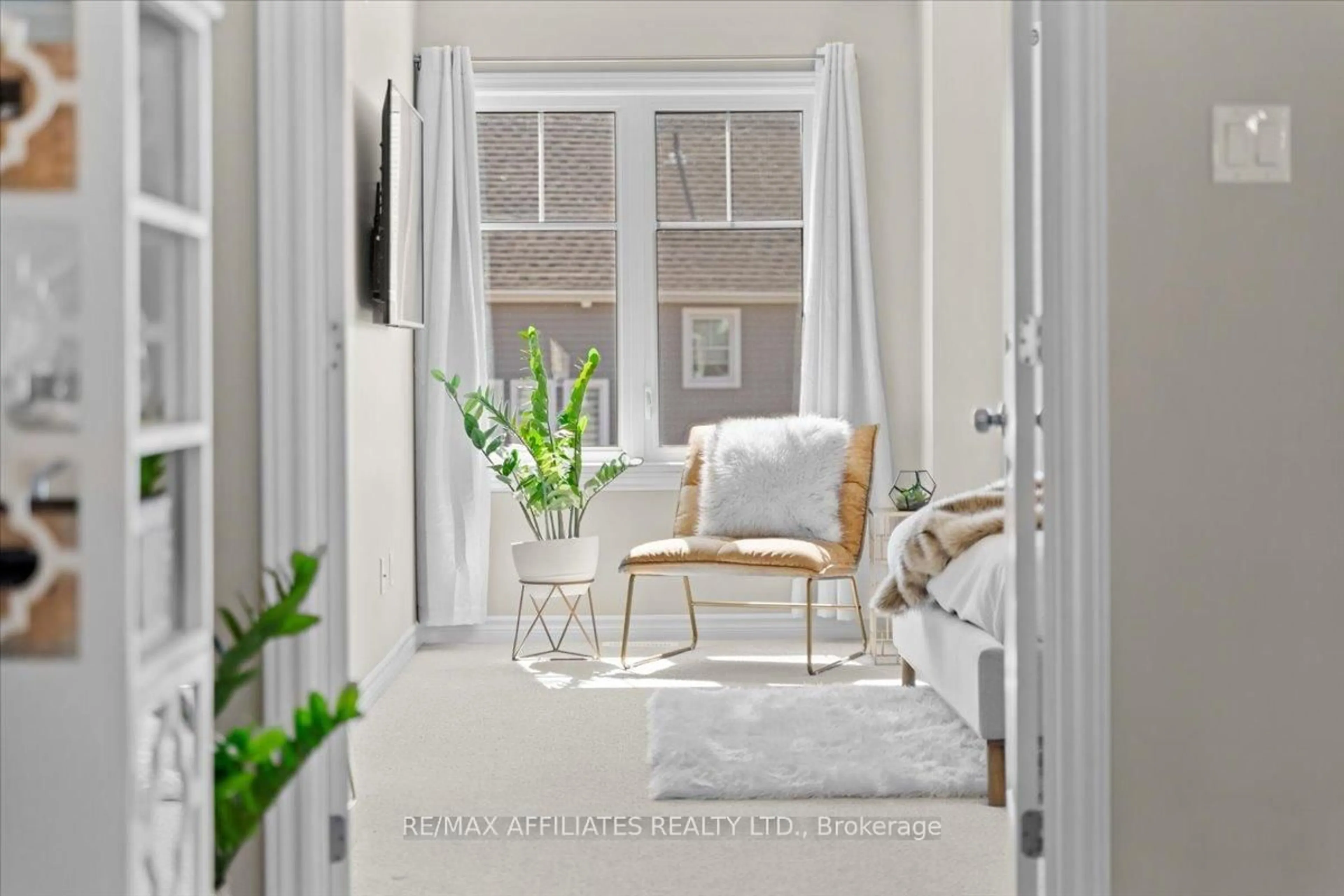 Indoor entryway for 931 Geographe Terr, Orleans Ontario K4A 1E9