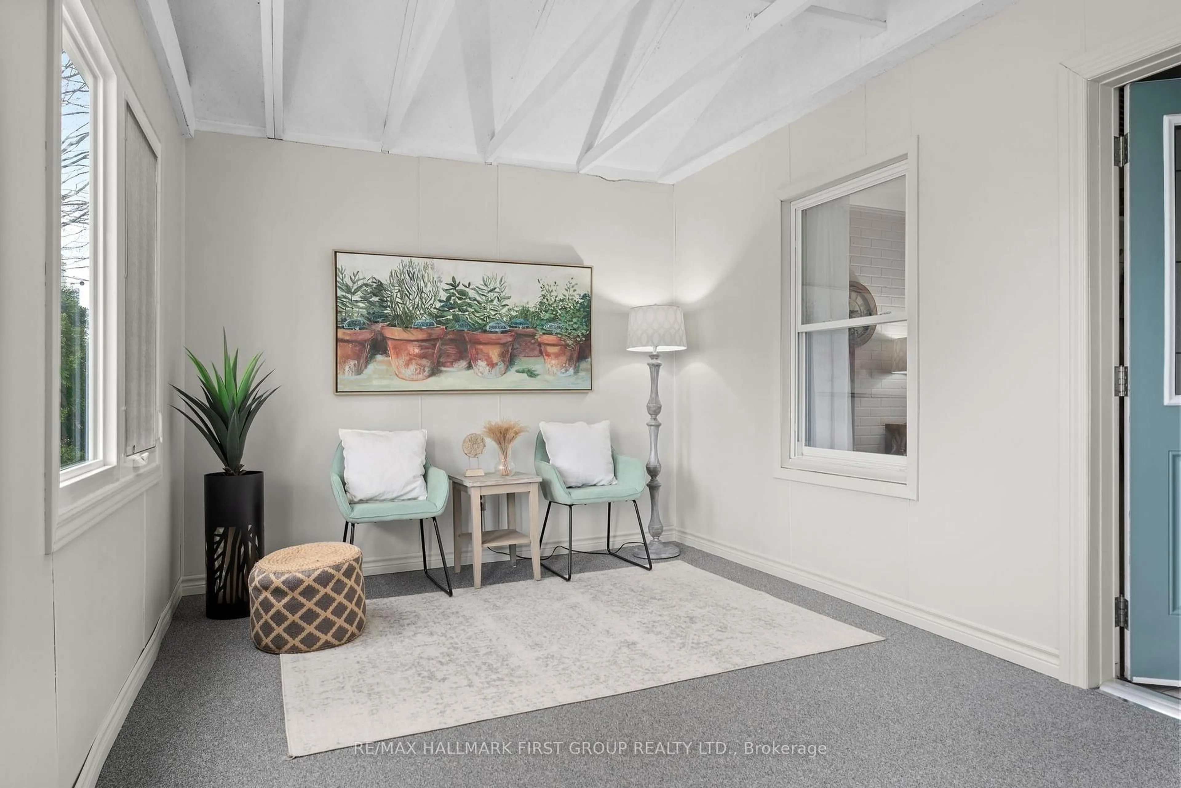 Indoor entryway for 142 Burnham St, Cobourg Ontario K9A 2W6