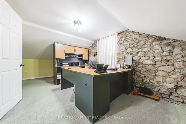 Additional property image - 110 Freelton Rd