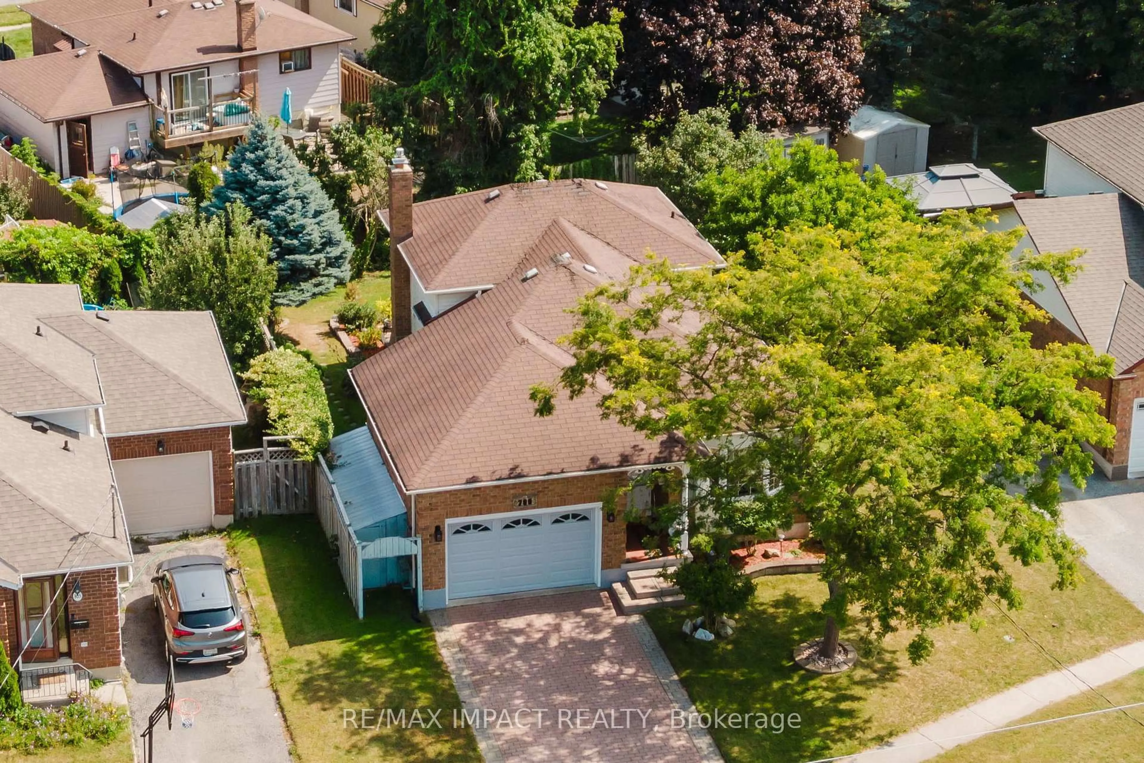 A pic from outside/outdoor area/front of a property/back of a property/a pic from drone, street for 799 Daintry Cres, Cobourg Ontario K9A 4Z3