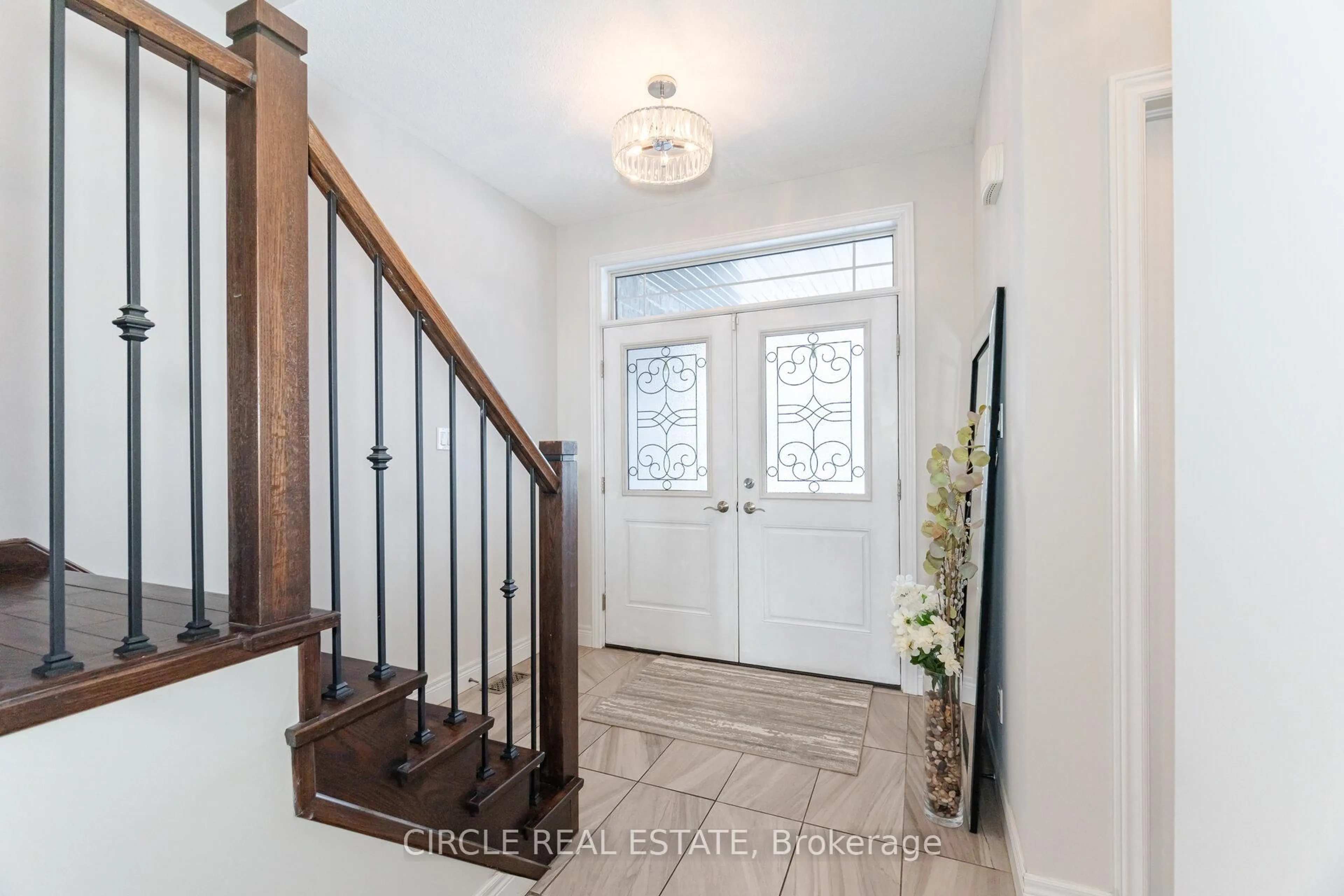 Indoor entryway for 84 Taylor Dr, East Luther Grand Valley Ontario L9W 6P3